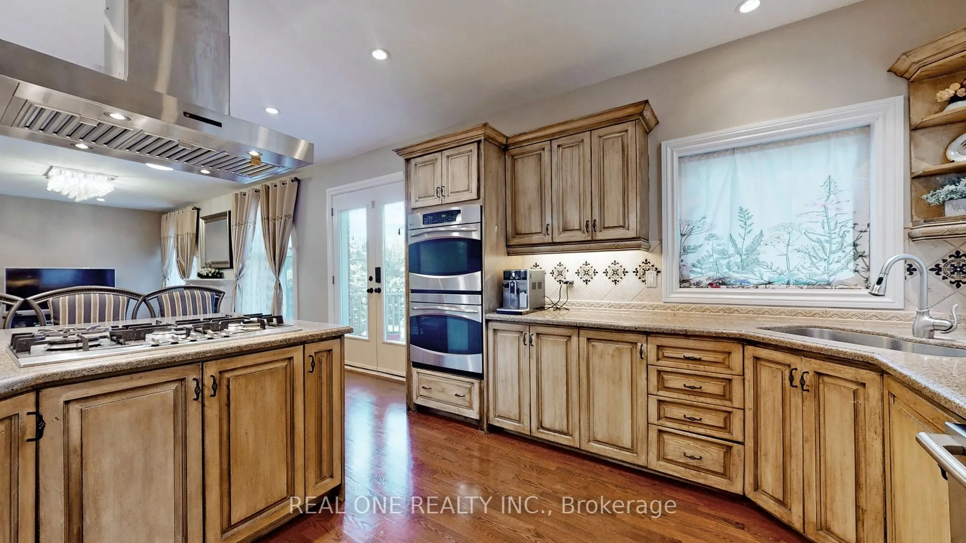 Photo 16 of 12 Jarvis Avenue, Aurora, Aurora Estates — HOMEH