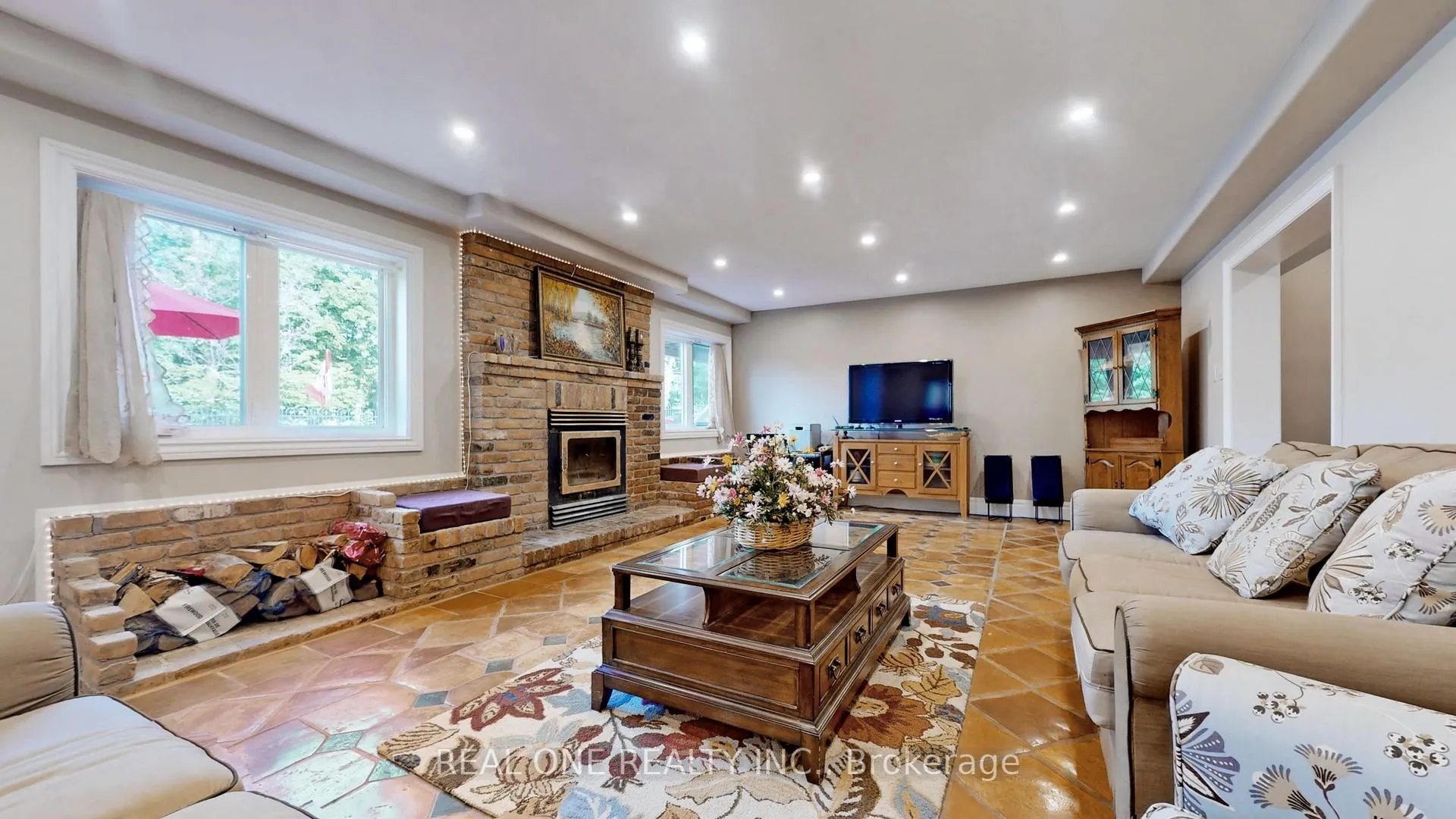 Photo 37 of 12 Jarvis Avenue, Aurora, Aurora Estates — HOMEH