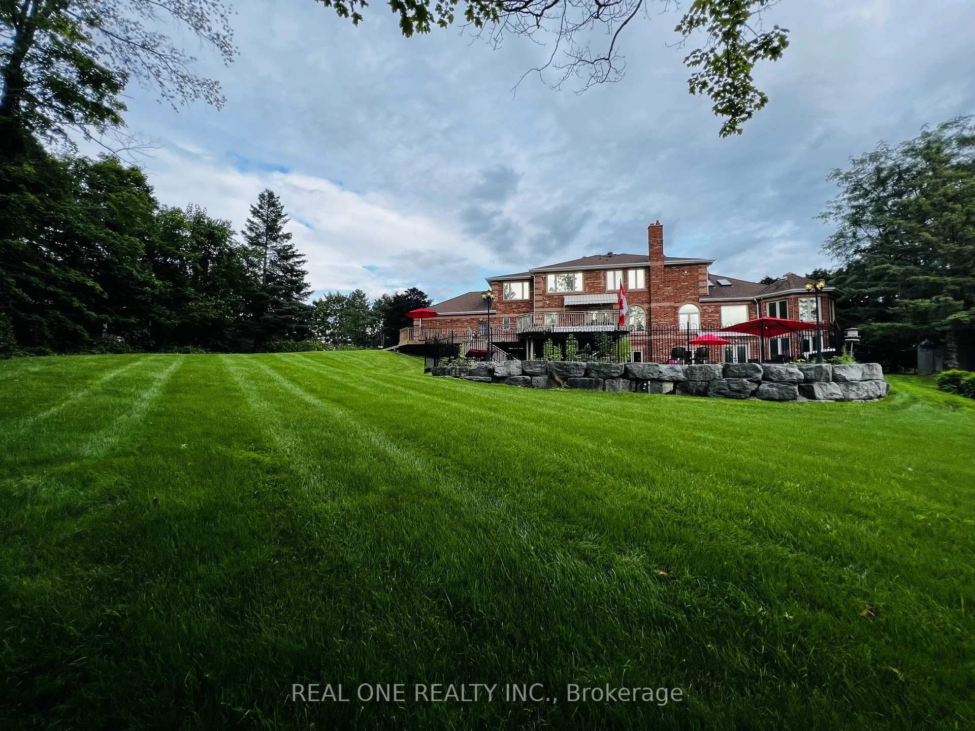 Photo 9 of 12 Jarvis Avenue, Aurora, Aurora Estates — HOMEH