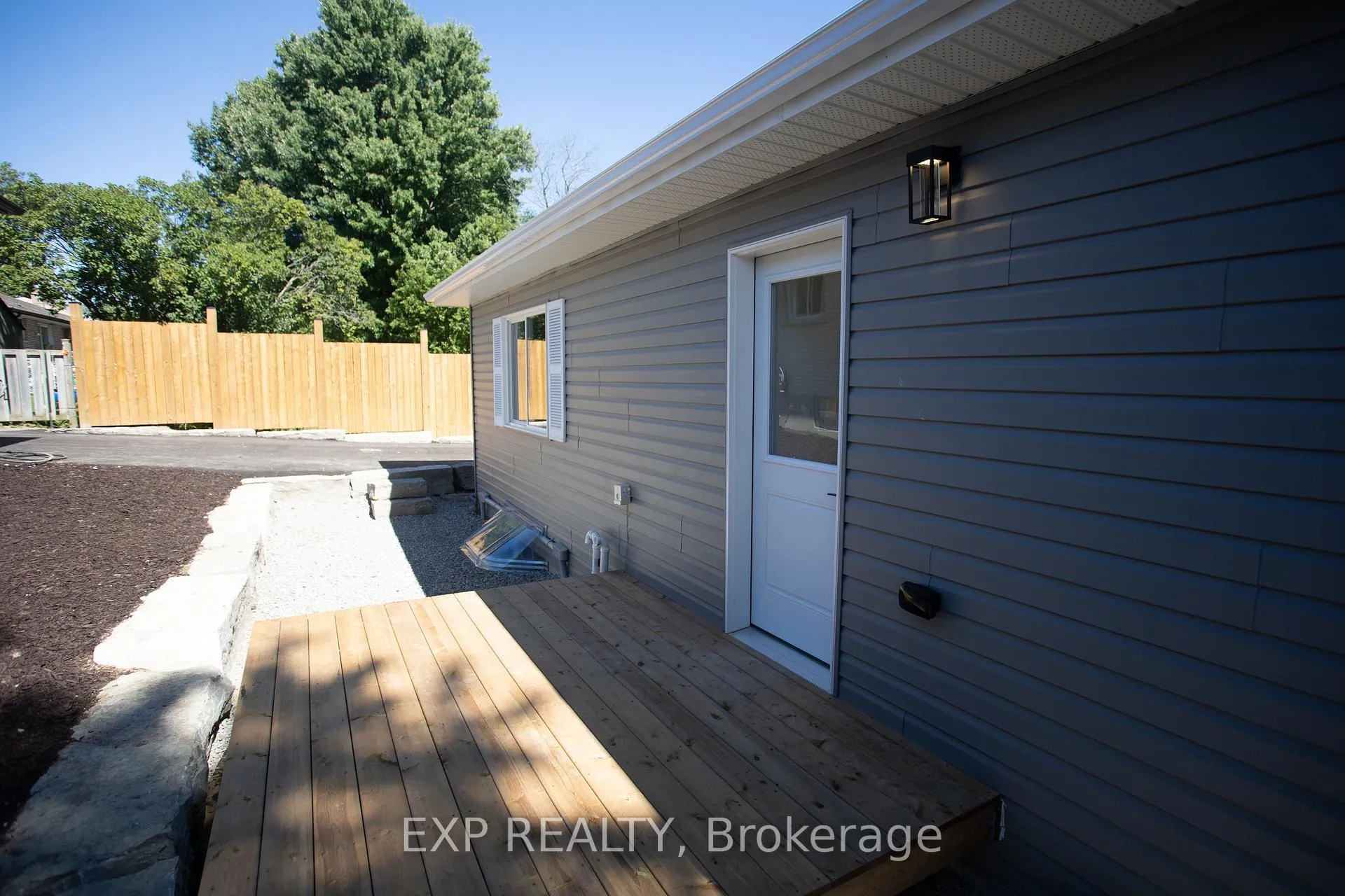 Photo 22 of 277 Grove Street E, Barrie, Wellington — HOMEH