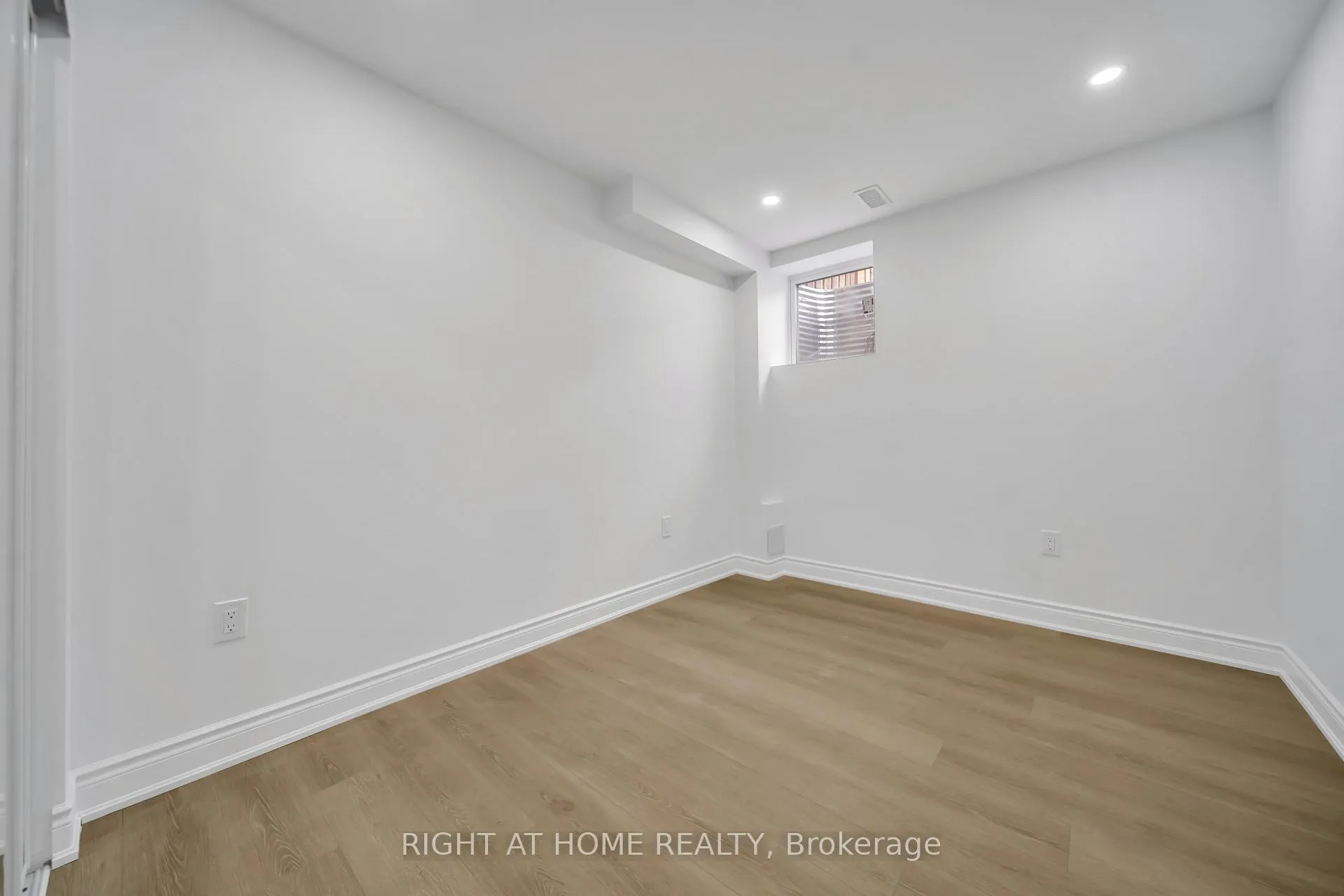 Photo 14 of 35 Hubbell_Basement Floor Road, Brampton, Bram West — HOMEH