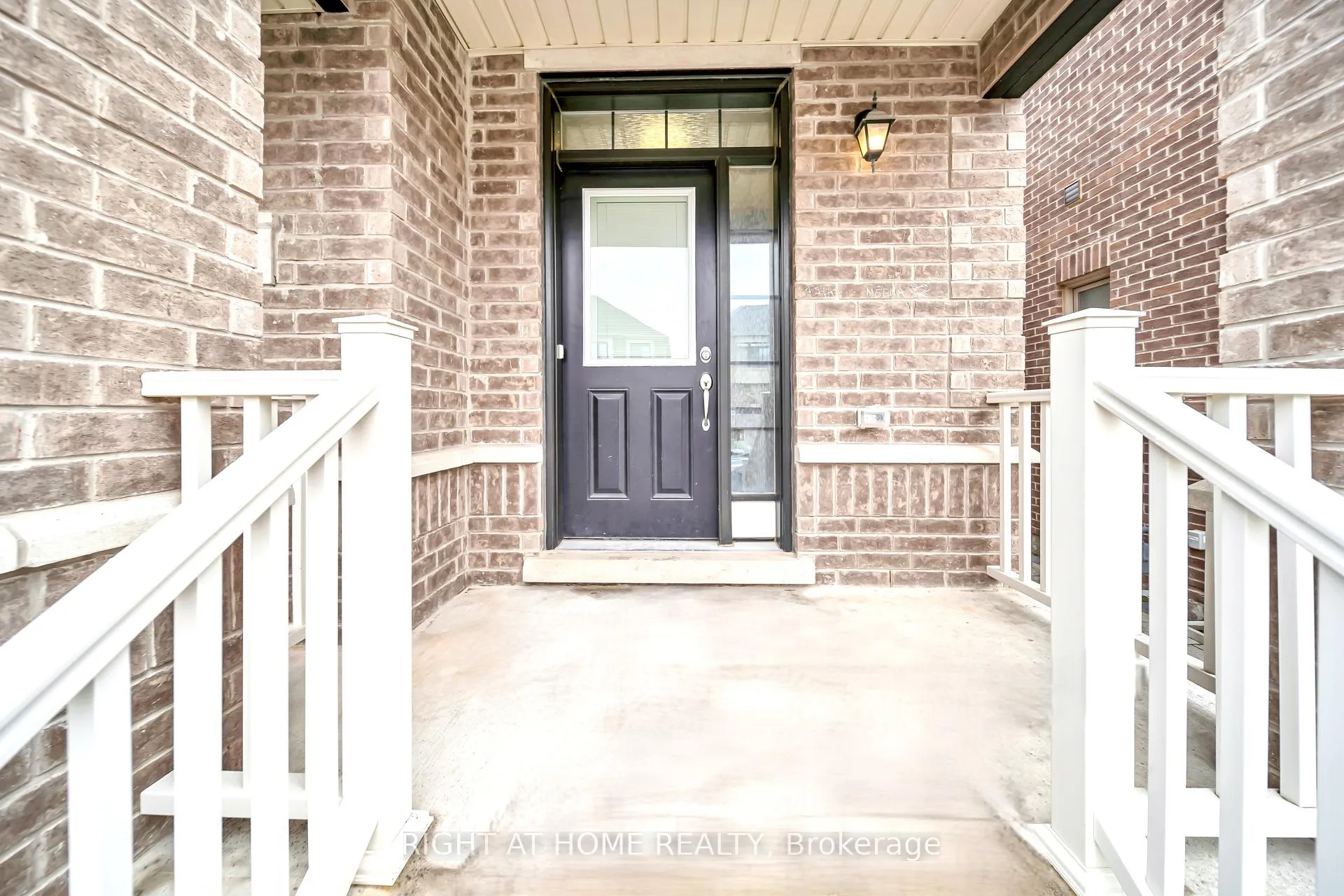 Photo 2 of 35 Hubbell_Main Floor Road, Brampton, Bram West — HOMEH
