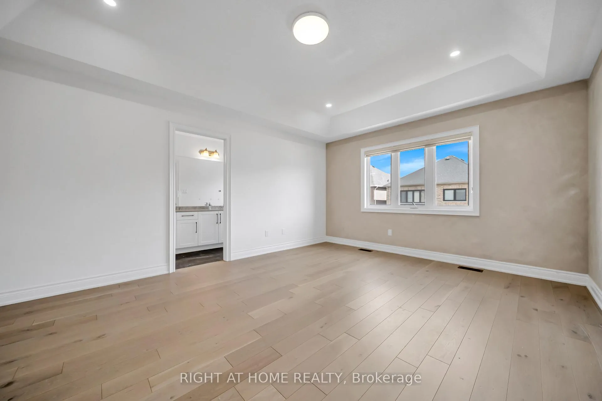 Photo 27 of 35 Hubbell_Main Floor Road, Brampton, Bram West — HOMEH