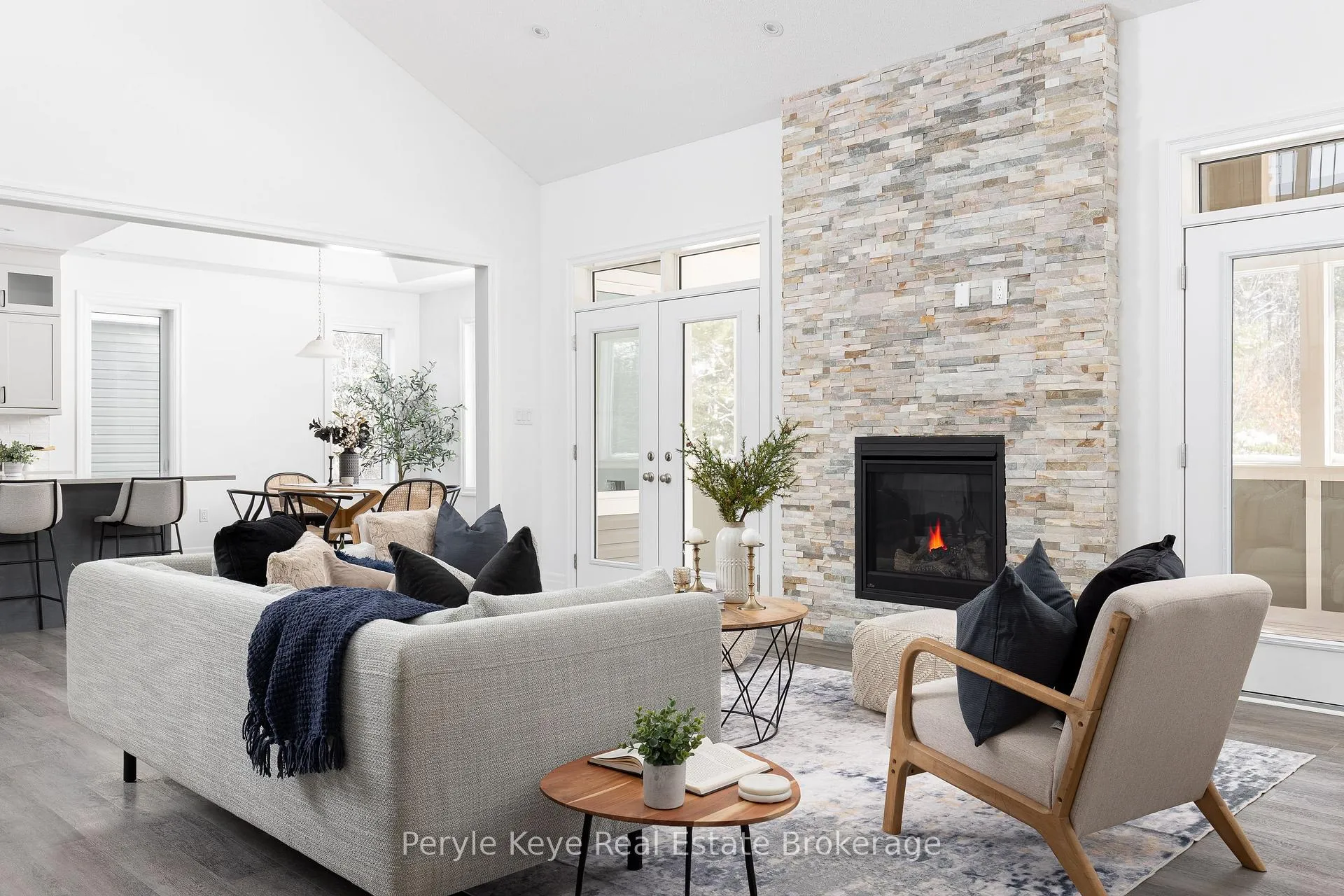 Photo 11 of 30 Dyer Crescent, Bracebridge, Macaulay — HOMEH