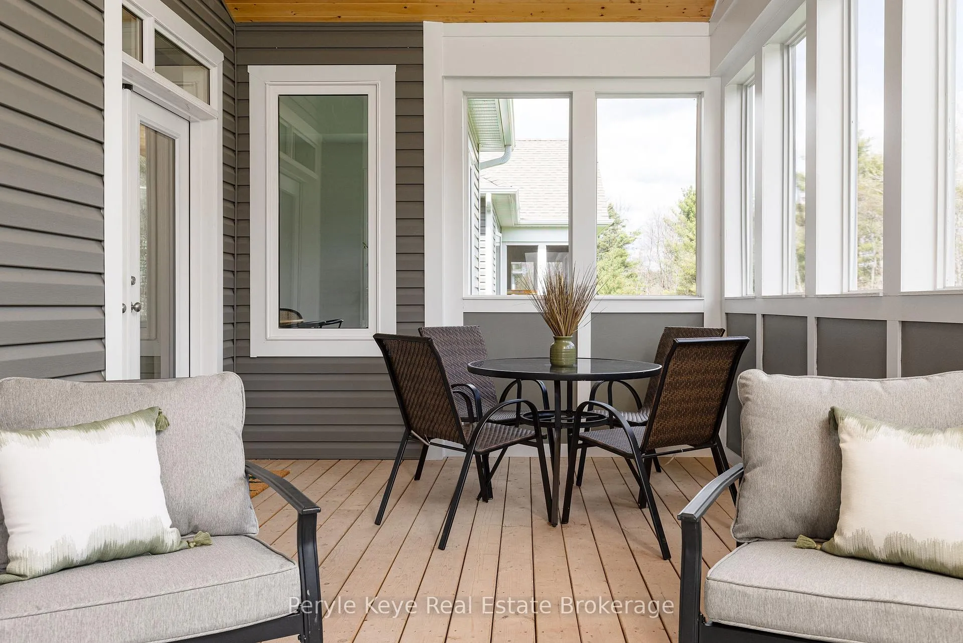 Photo 25 of 30 Dyer Crescent, Bracebridge, Macaulay — HOMEH