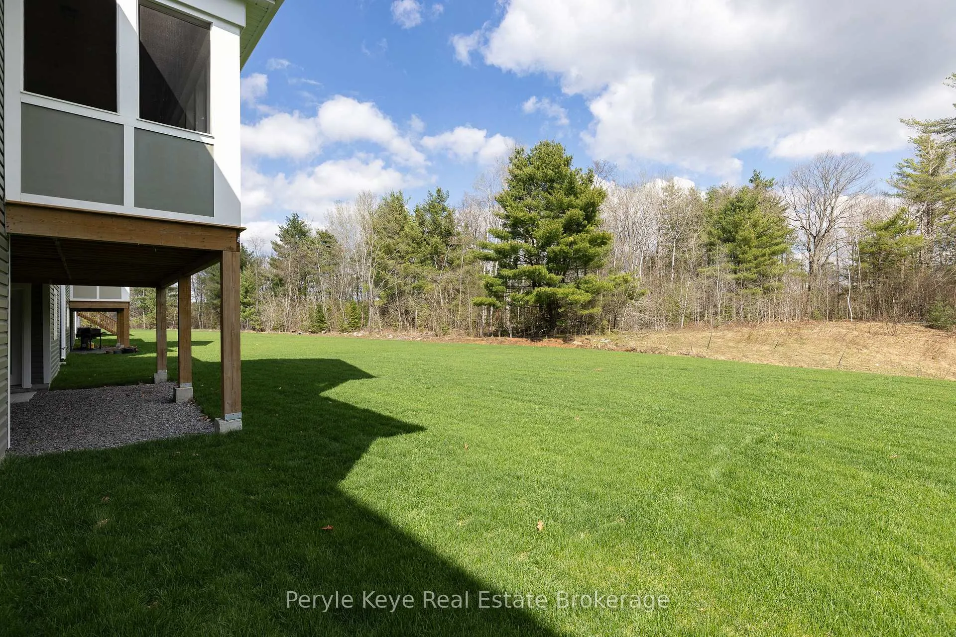 Photo 26 of 30 Dyer Crescent, Bracebridge, Macaulay — HOMEH