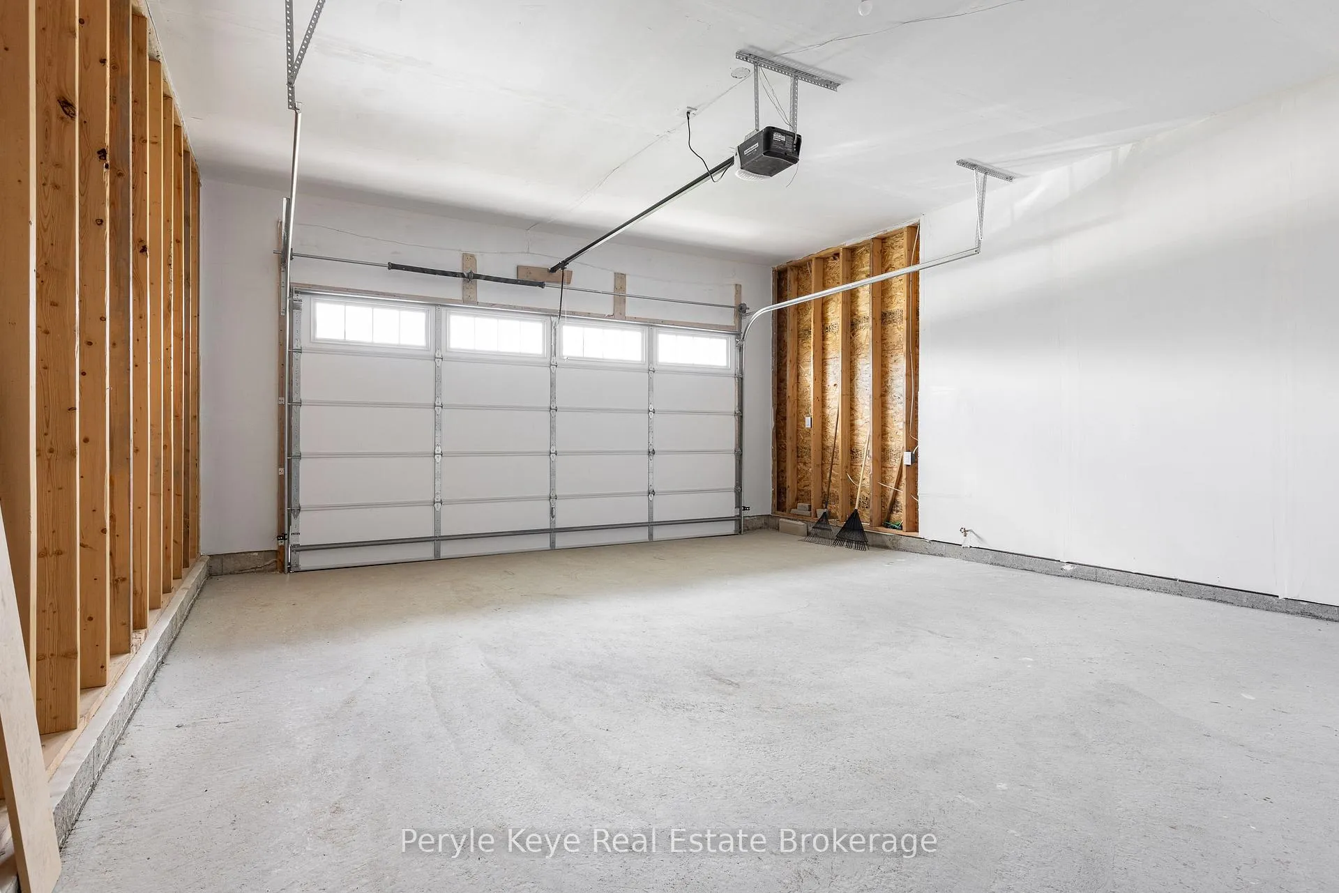 Photo 41 of 30 Dyer Crescent, Bracebridge, Macaulay — HOMEH