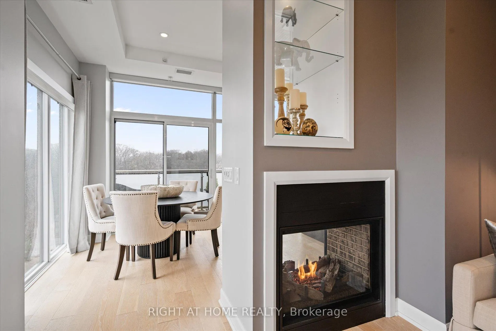 Photo 2 of Unit 601, 580 Kingston Road, Toronto, The Beaches — HOMEH