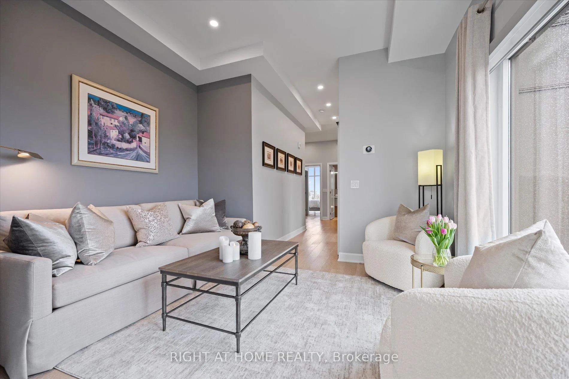 Photo 3 of Unit 601, 580 Kingston Road, Toronto, The Beaches — HOMEH