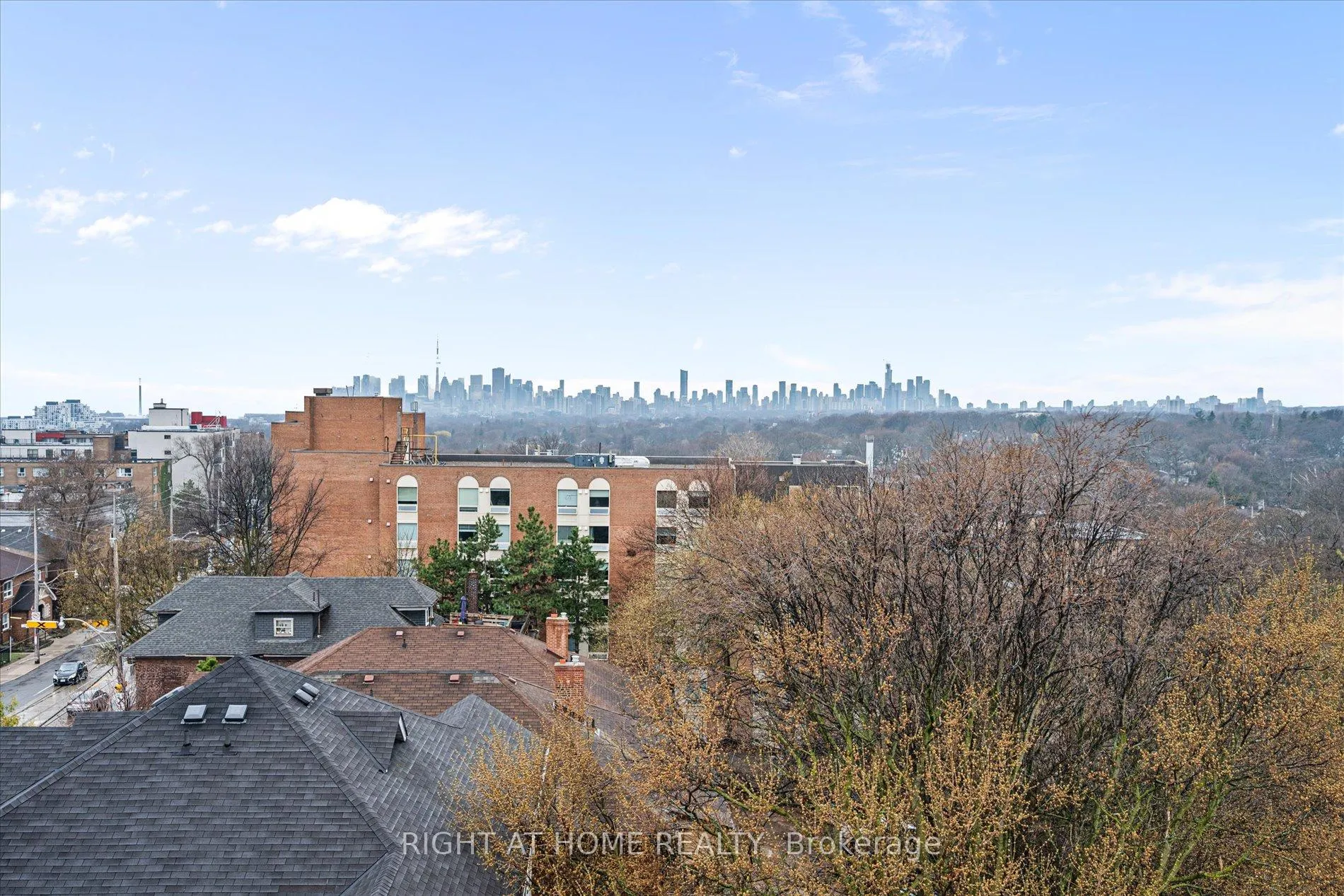 Photo 13 of Unit 601, 580 Kingston Road, Toronto, The Beaches — HOMEH
