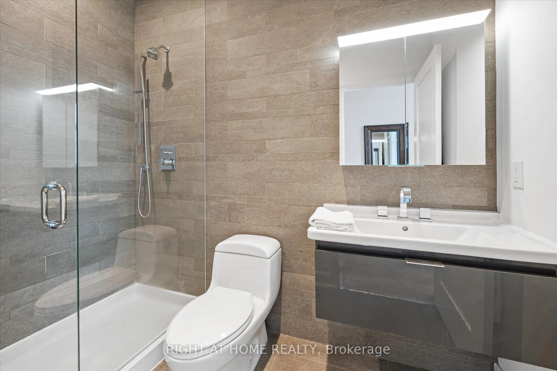Photo 15 of Unit 601, 580 Kingston Road, Toronto, The Beaches — HOMEH