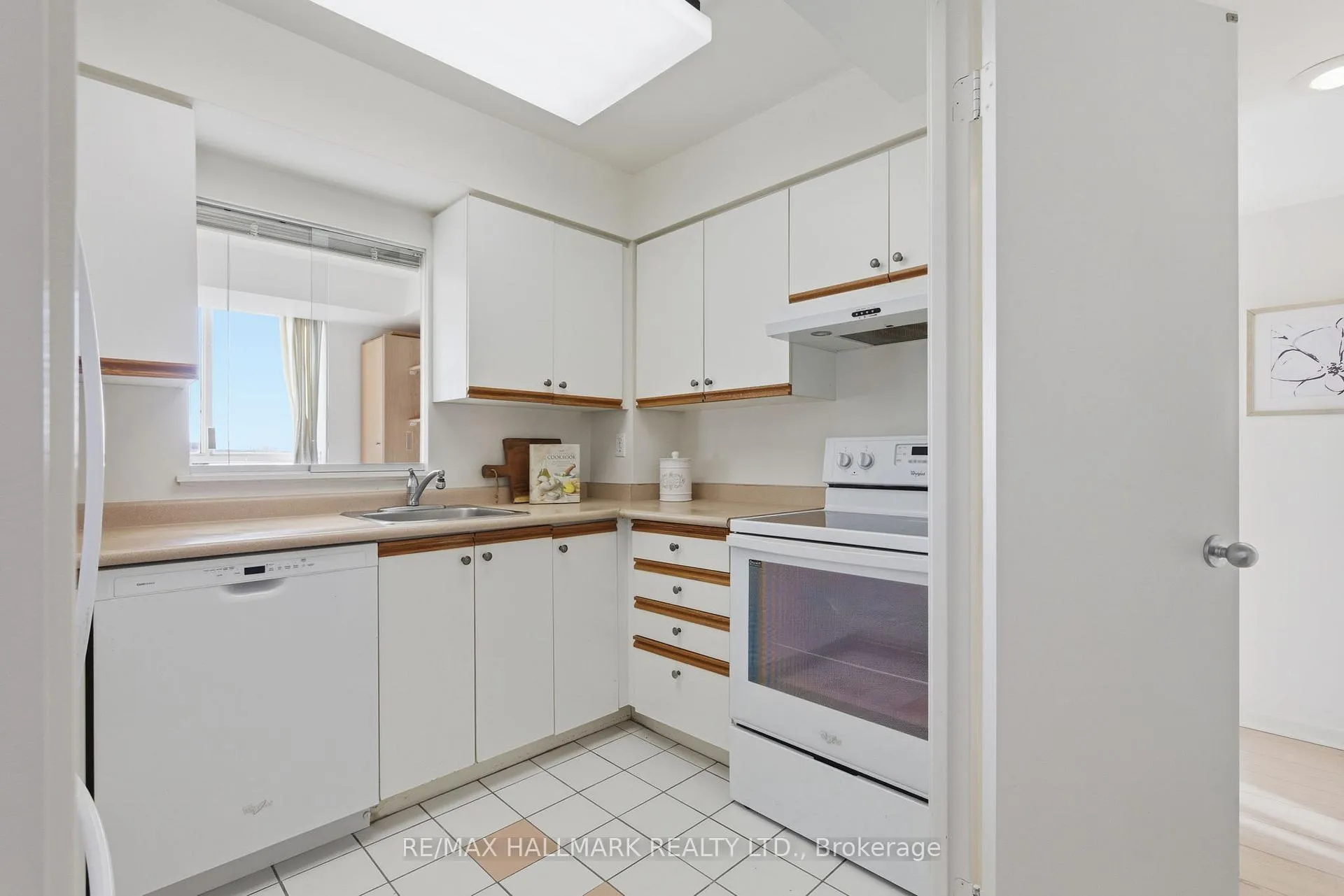 Photo 10 of Unit 1801, 21 Overlea Boulevard, Toronto, Thorncliffe Park — HOMEH