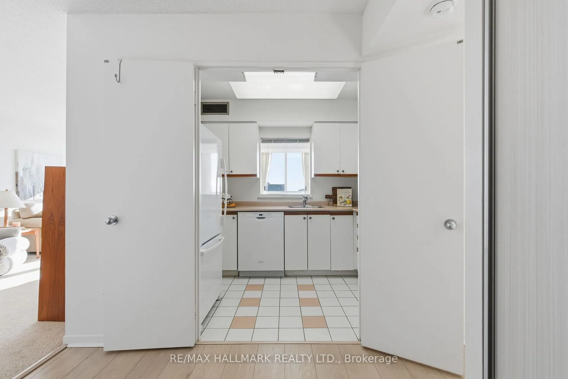 Photo 11 of Unit 1801, 21 Overlea Boulevard, Toronto, Thorncliffe Park — HOMEH