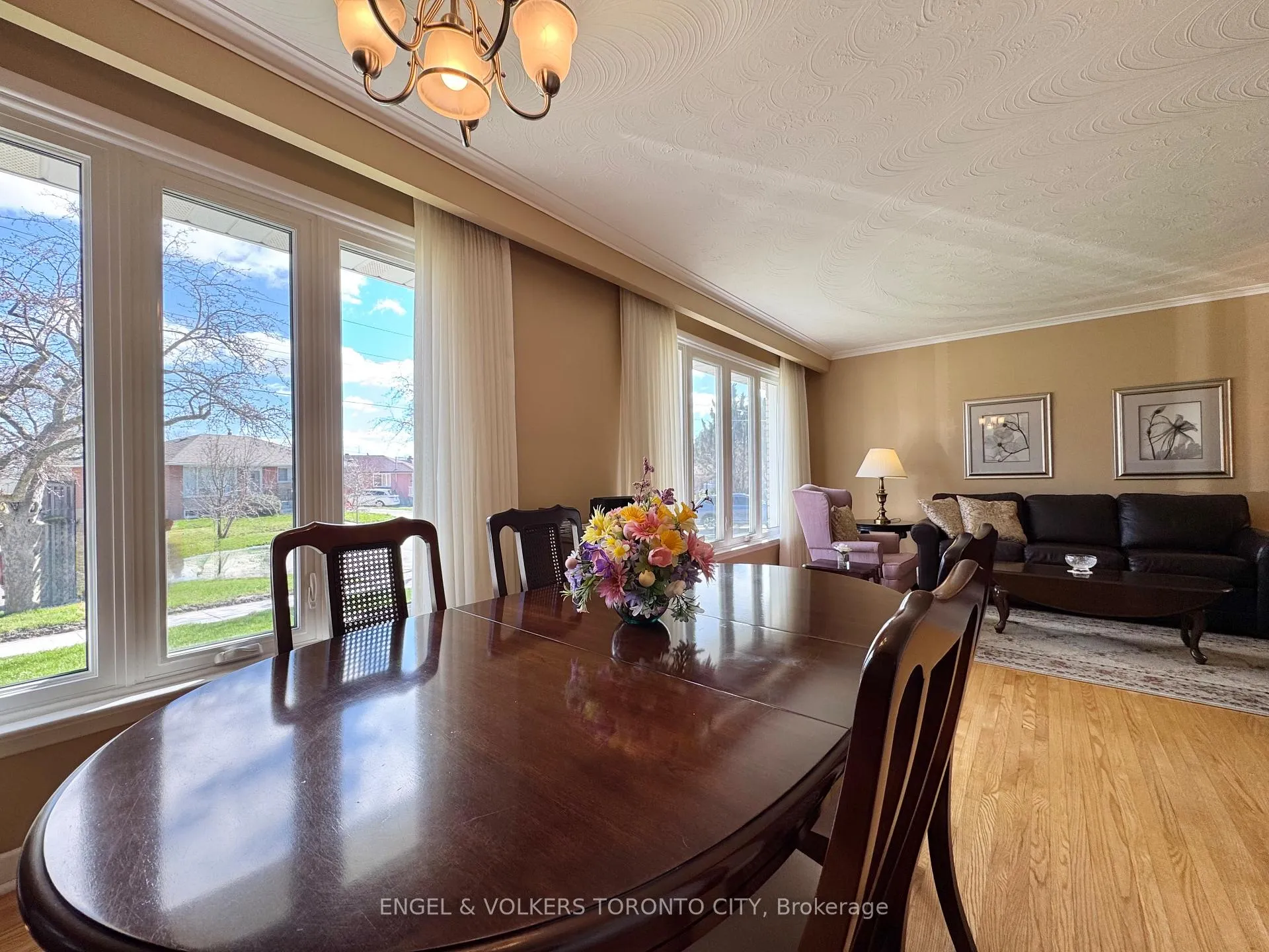 Photo 7 of 18 Willsteven Drive, Scarborough, Woburn — HOMEH