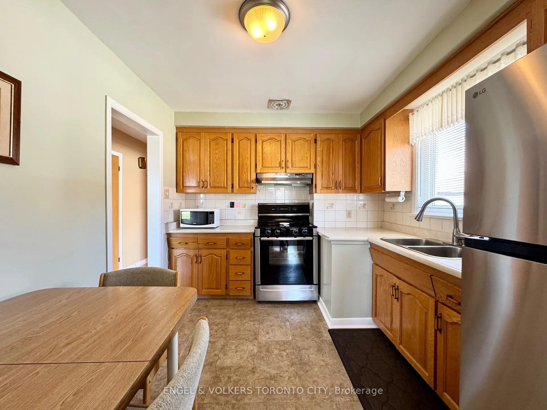 Photo 11 of 18 Willsteven Drive, Scarborough, Woburn — HOMEH