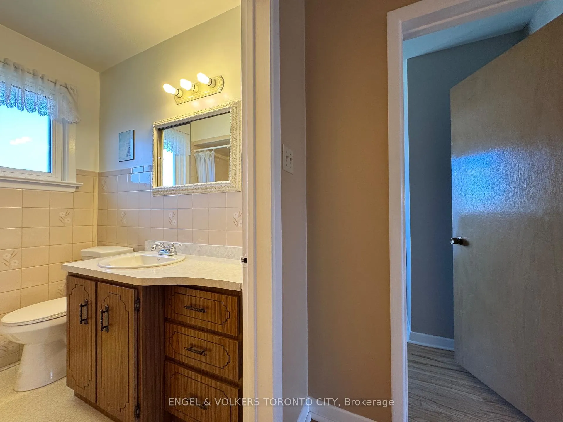 Photo 17 of 18 Willsteven Drive, Scarborough, Woburn — HOMEH