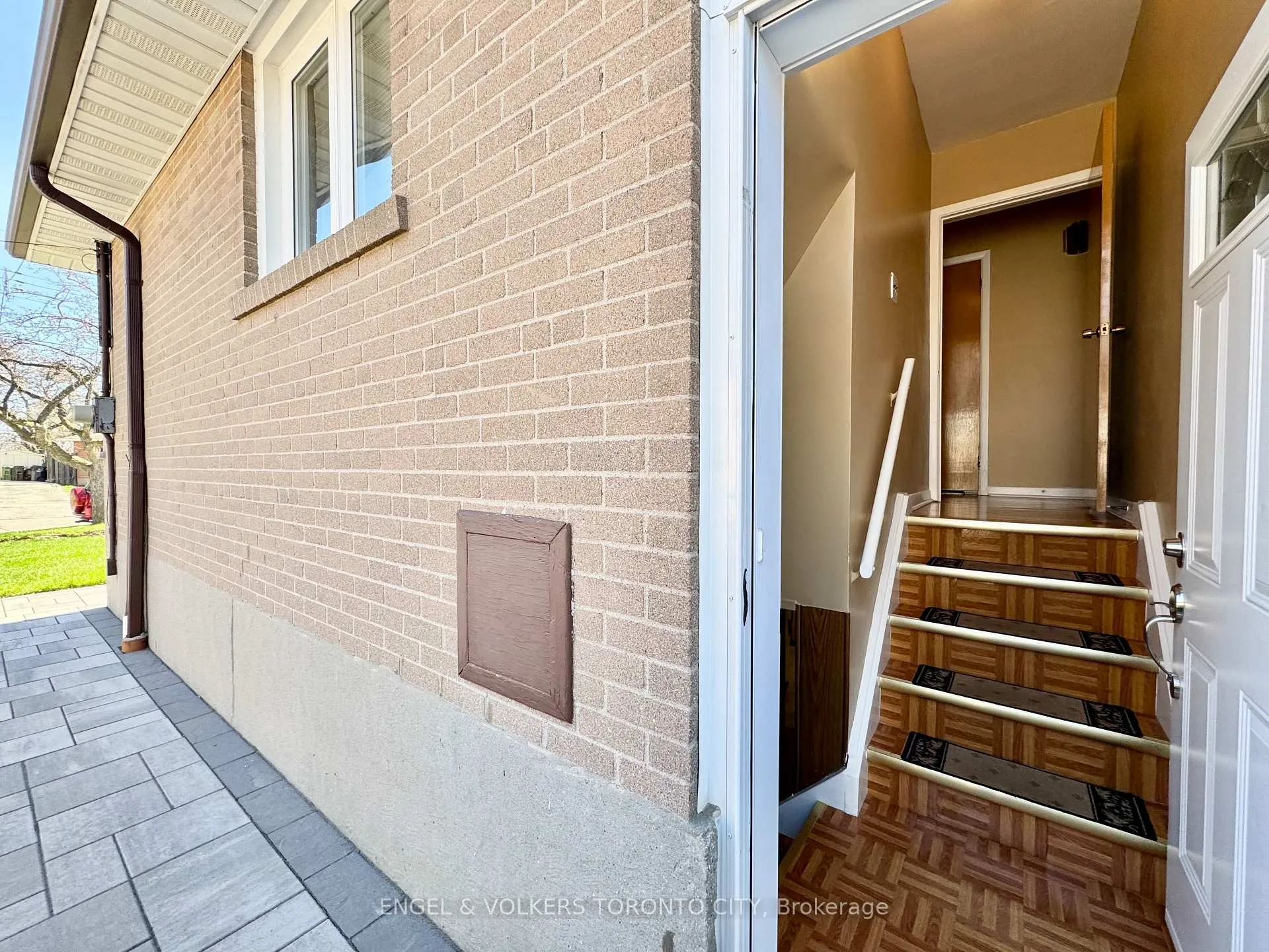 Photo 28 of 18 Willsteven Drive, Scarborough, Woburn — HOMEH