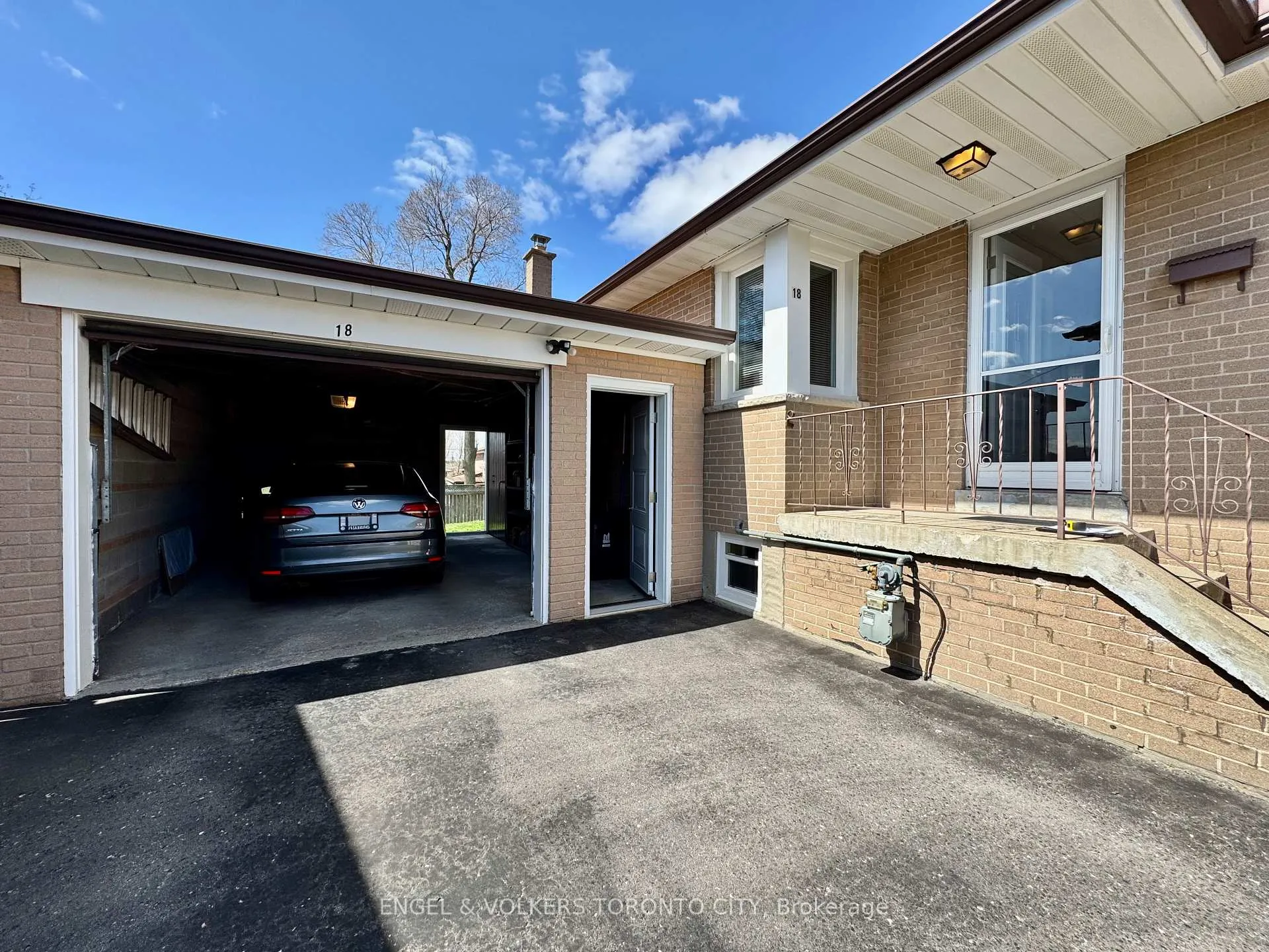 Photo 30 of 18 Willsteven Drive, Scarborough, Woburn — HOMEH