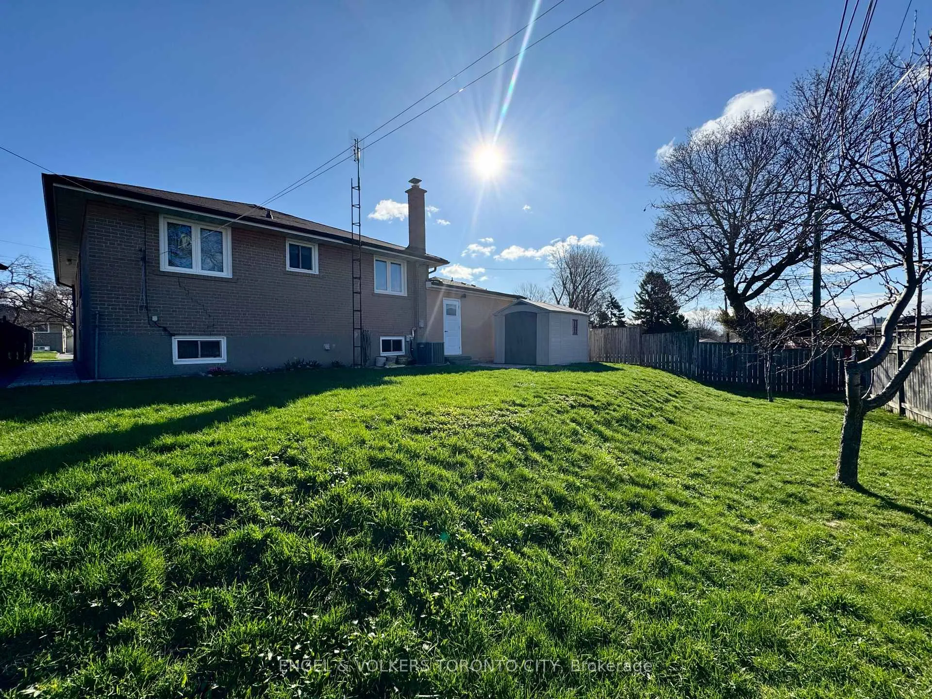 Photo 32 of 18 Willsteven Drive, Scarborough, Woburn — HOMEH