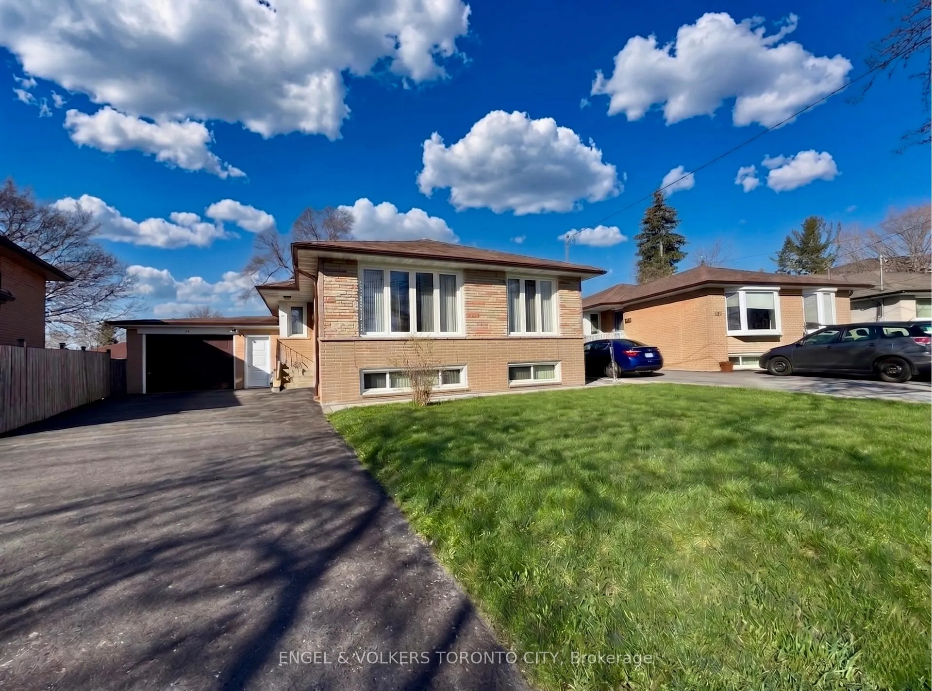 Photo 33 of 18 Willsteven Drive, Scarborough, Woburn — HOMEH