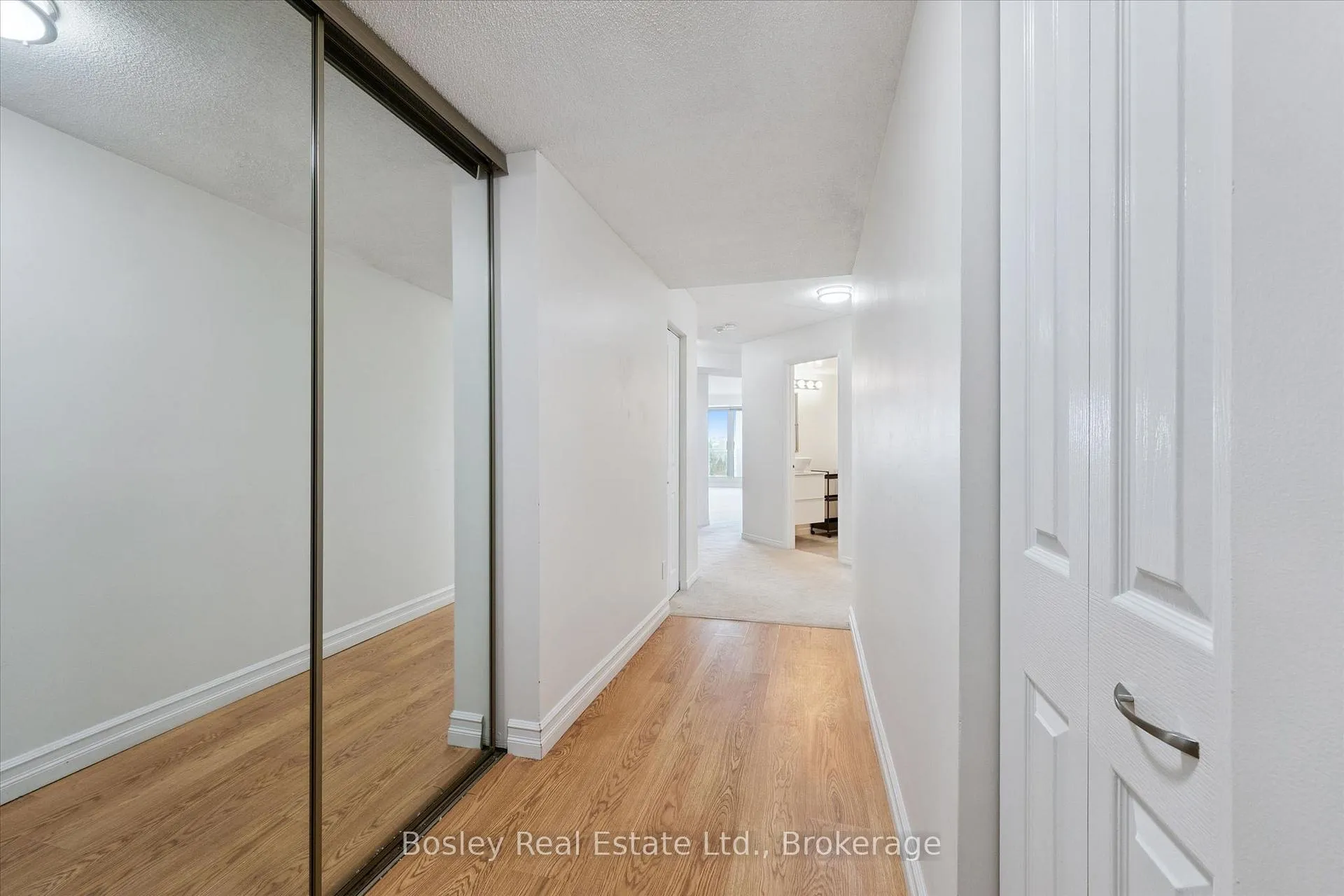 Photo 7 of Unit 506, 8 Christopher Court, Guelph, Kortright West — HOMEH