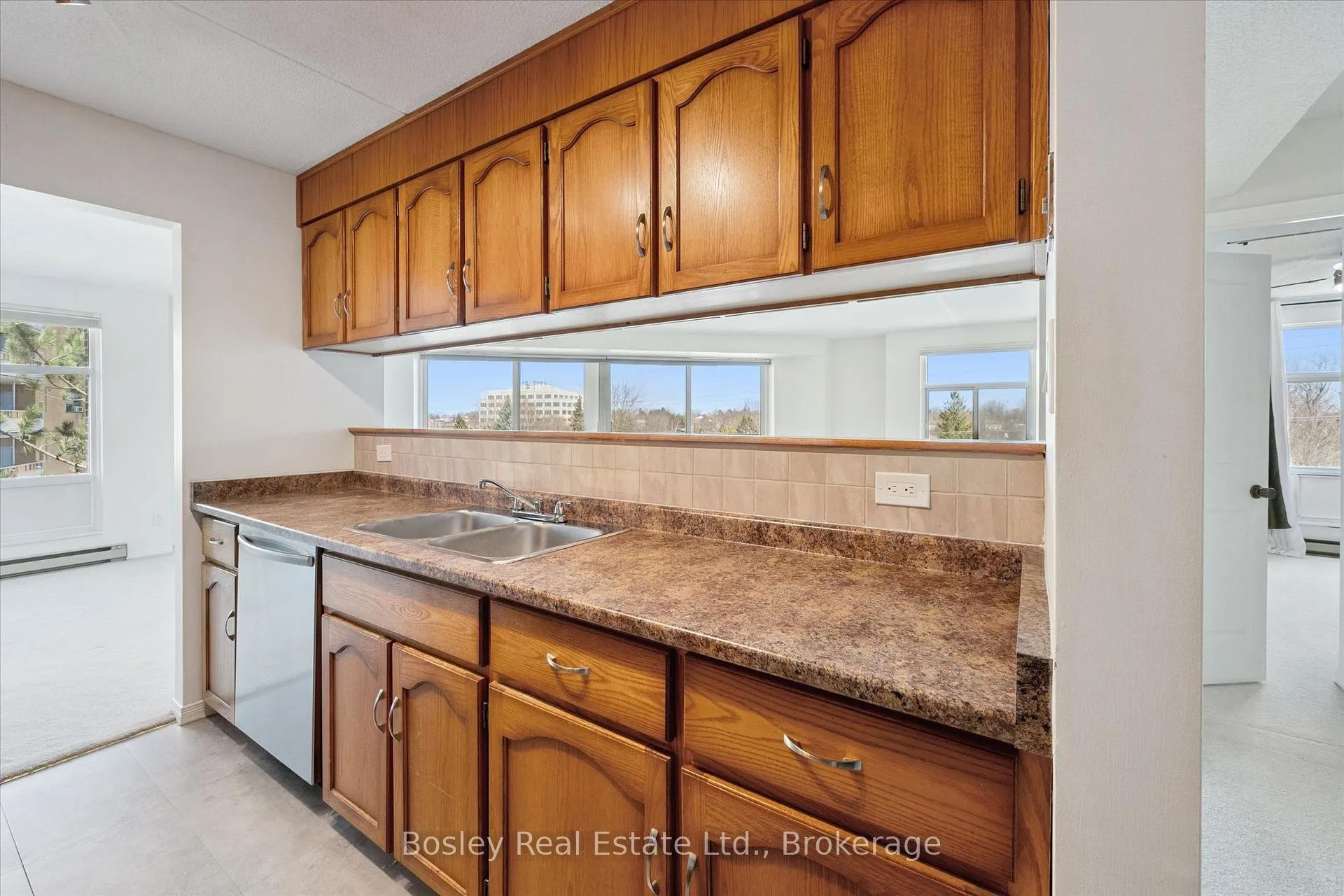 Photo 14 of Unit 506, 8 Christopher Court, Guelph, Kortright West — HOMEH
