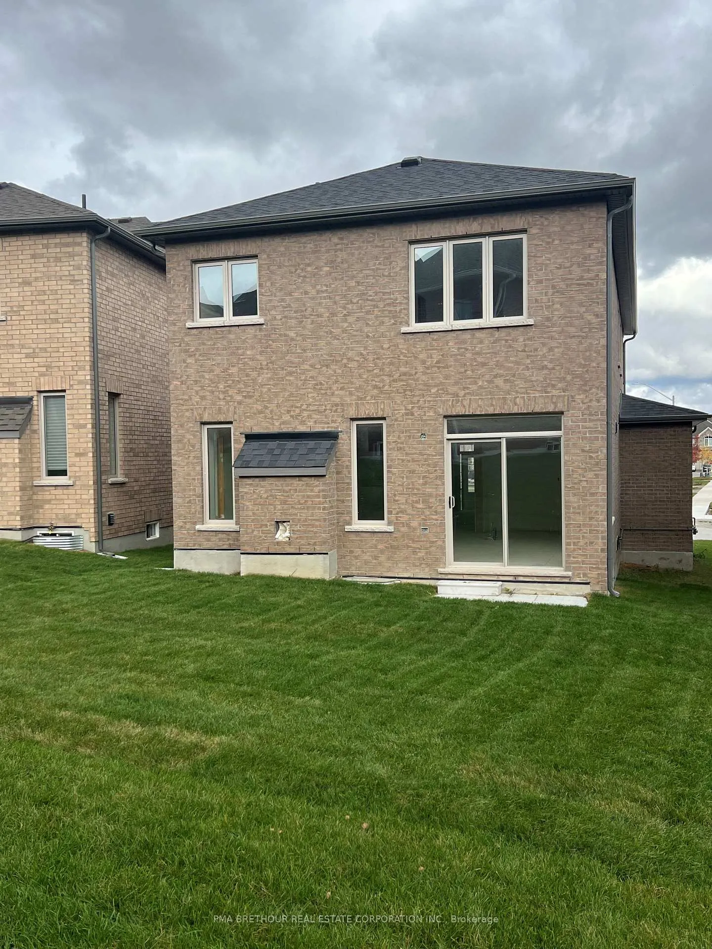Photo 4 of 14 Forestlane Way, Scugog, Port Perry — HOMEH