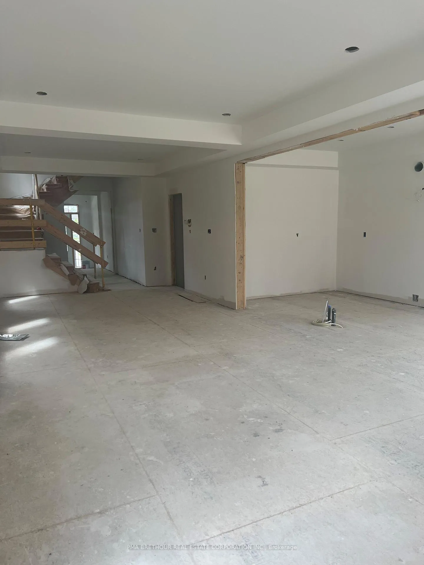 Photo 13 of 14 Forestlane Way, Scugog, Port Perry — HOMEH