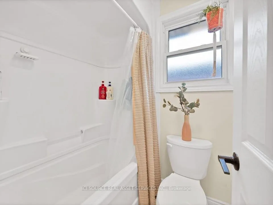 Photo 25 of Unit Upper, 109 June Street, Hamilton, Greeningdon — HOMEH