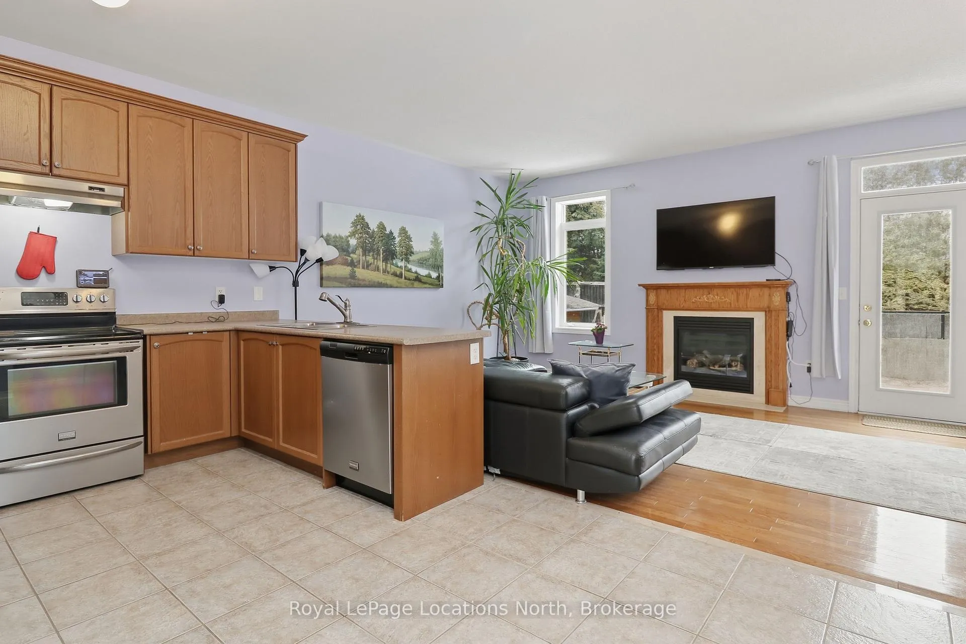 Photo 9 of 46 Princess Point Drive, Wasaga Beach — HOMEH