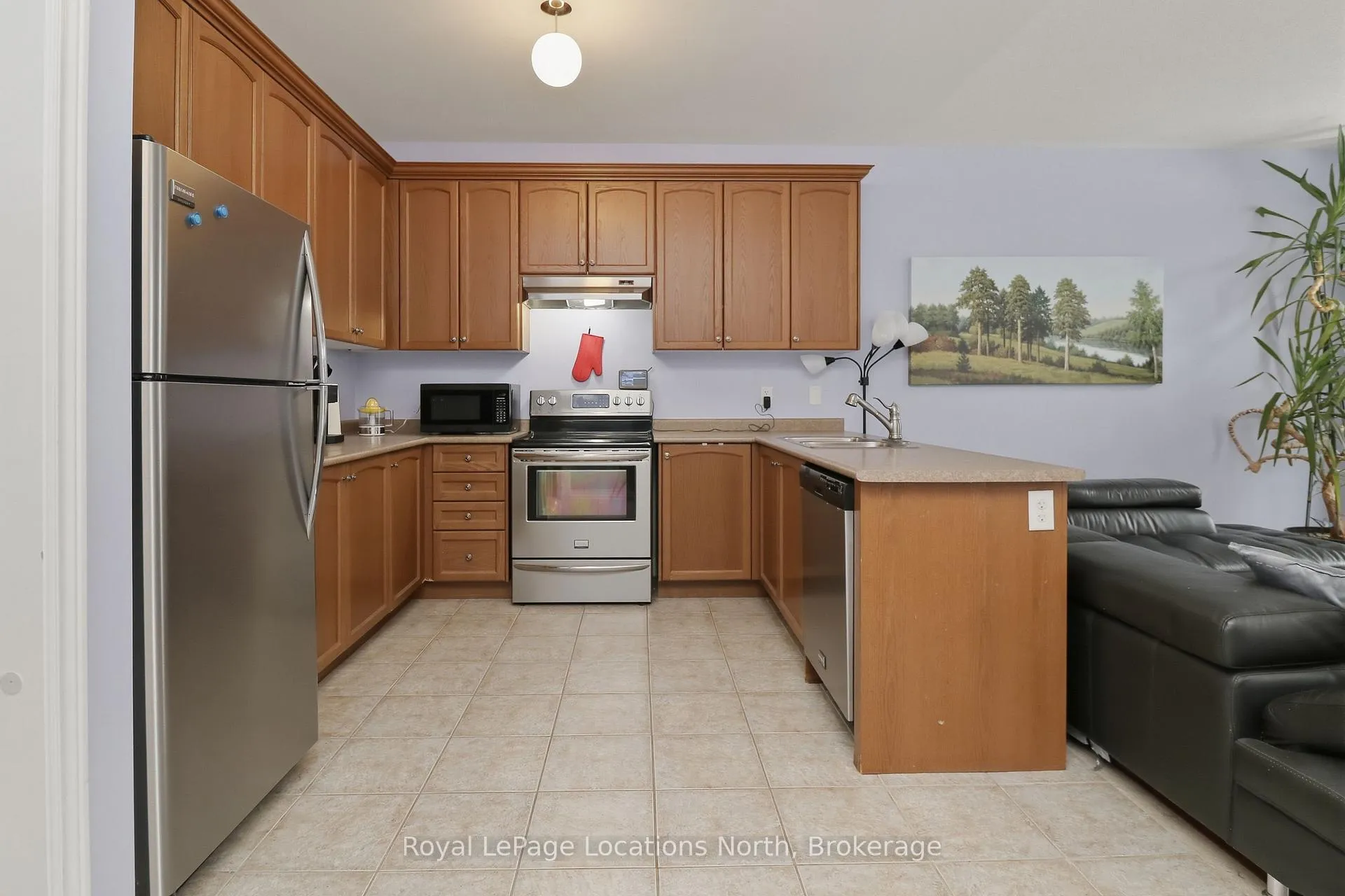 Photo 11 of 46 Princess Point Drive, Wasaga Beach — HOMEH