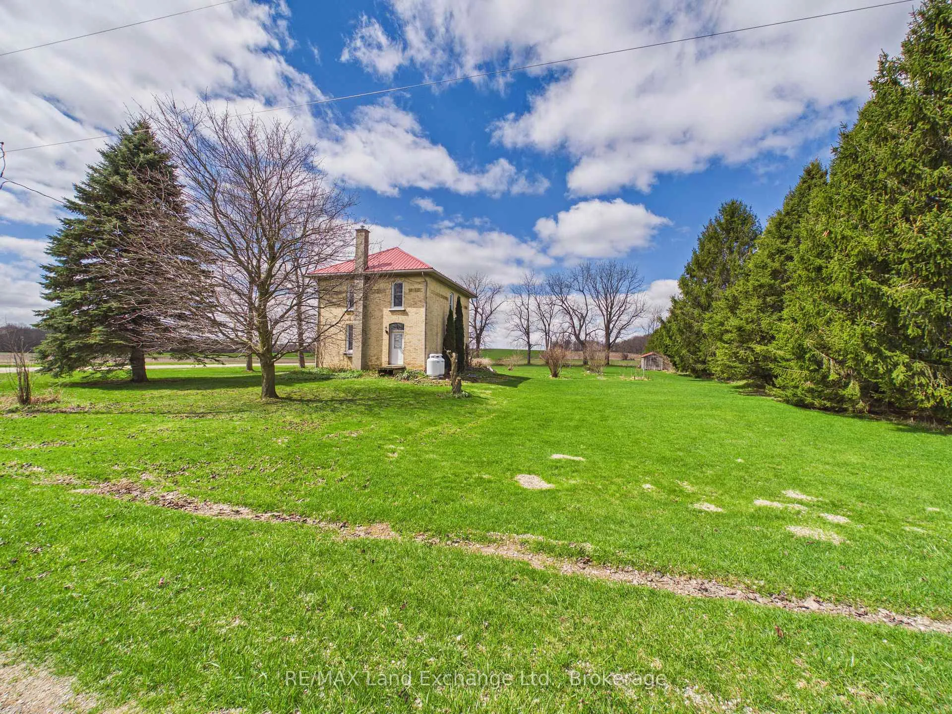Front of 208 Austin Side Road S