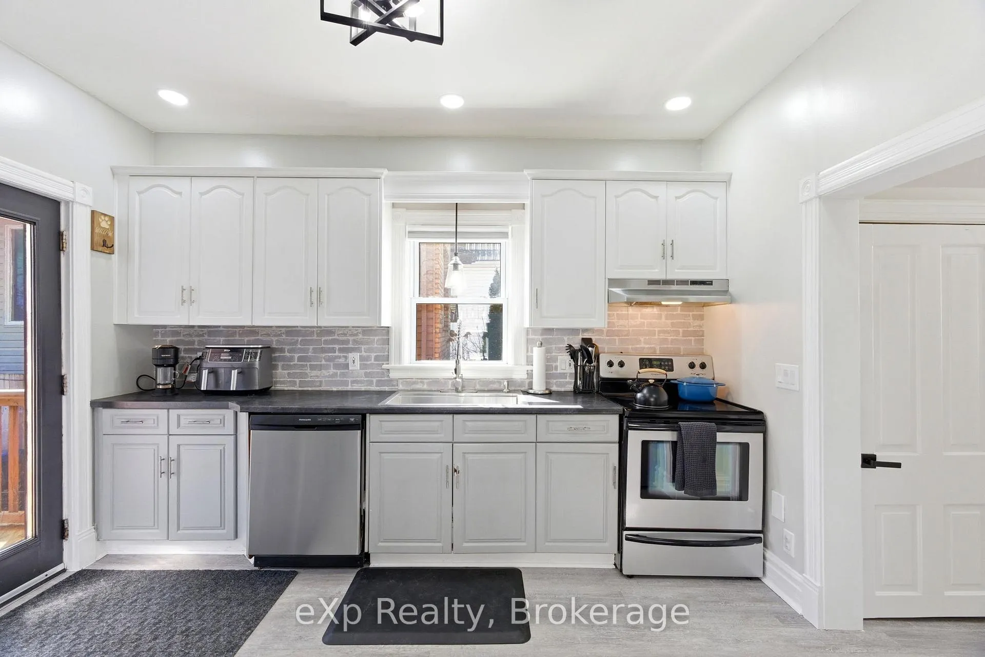 Photo 17 of 531 Brunswick Street, Stratford — HOMEH
