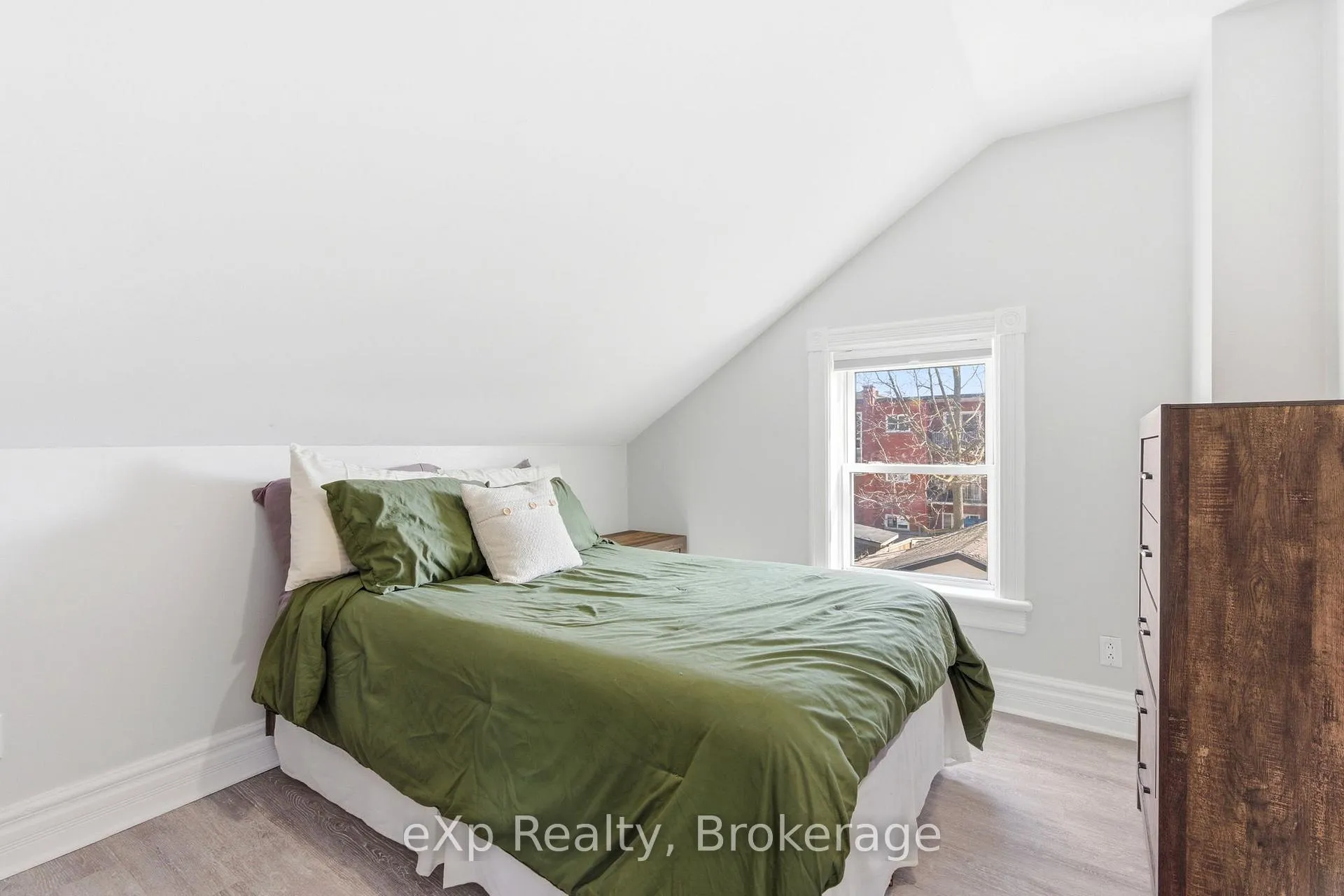 Photo 24 of 531 Brunswick Street, Stratford — HOMEH