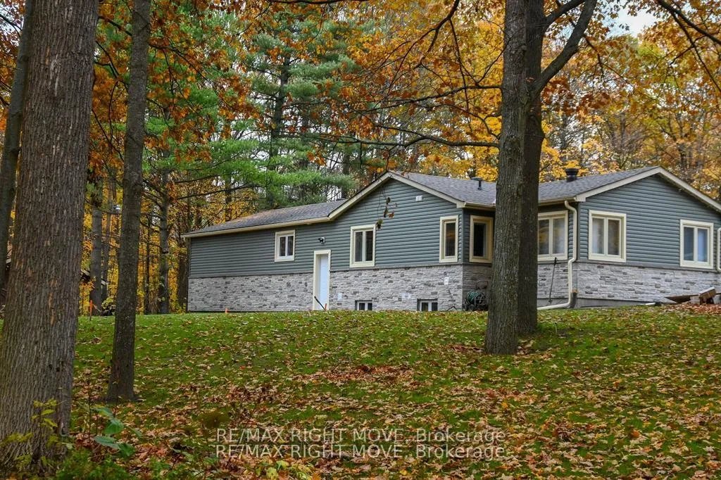 Photo 1 of 32 Mills Circle, Springwater, Midhurst — HOMEH