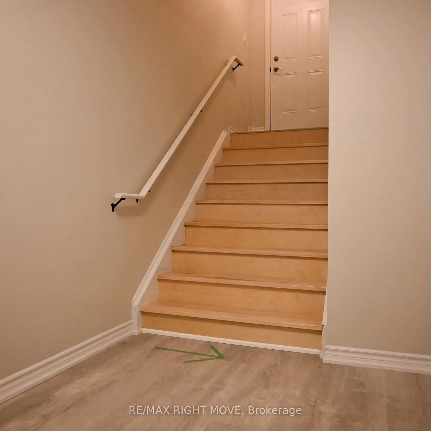 Photo 5 of 32 Mills Circle, Springwater, Midhurst — HOMEH
