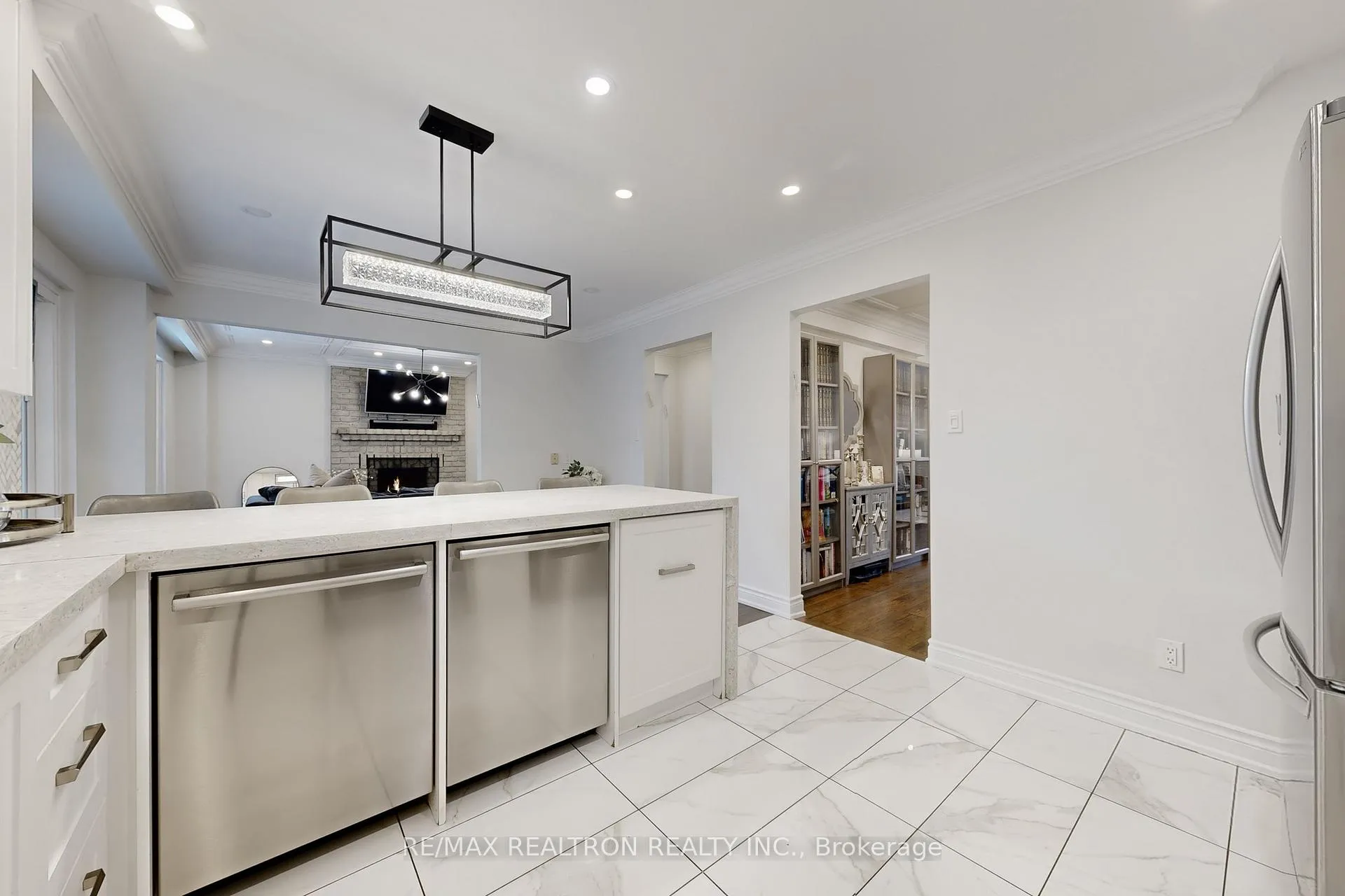 Photo 9 of 147 Mcmorran Crescent, Vaughan, Brownridge — HOMEH