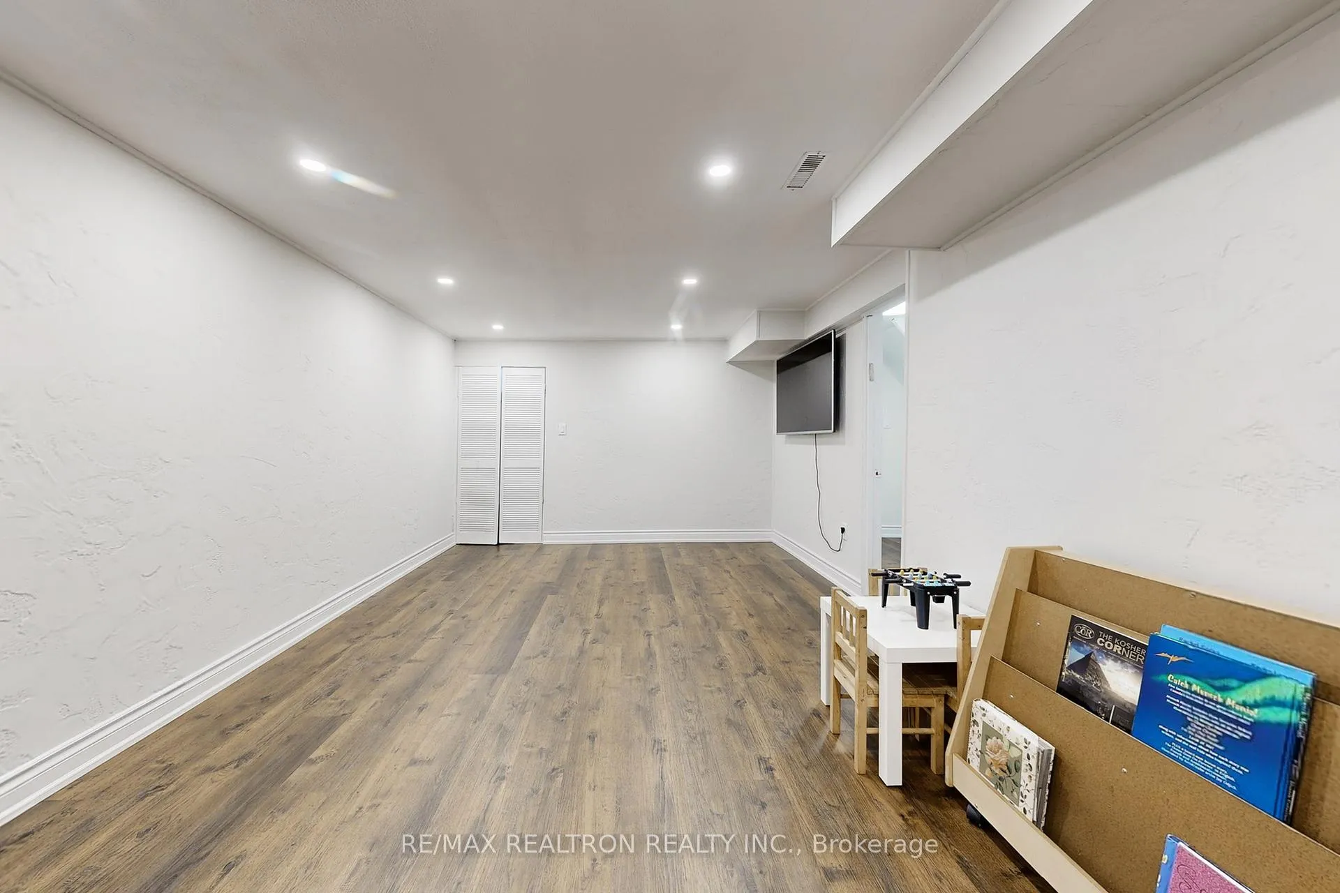 Photo 24 of 147 Mcmorran Crescent, Vaughan, Brownridge — HOMEH