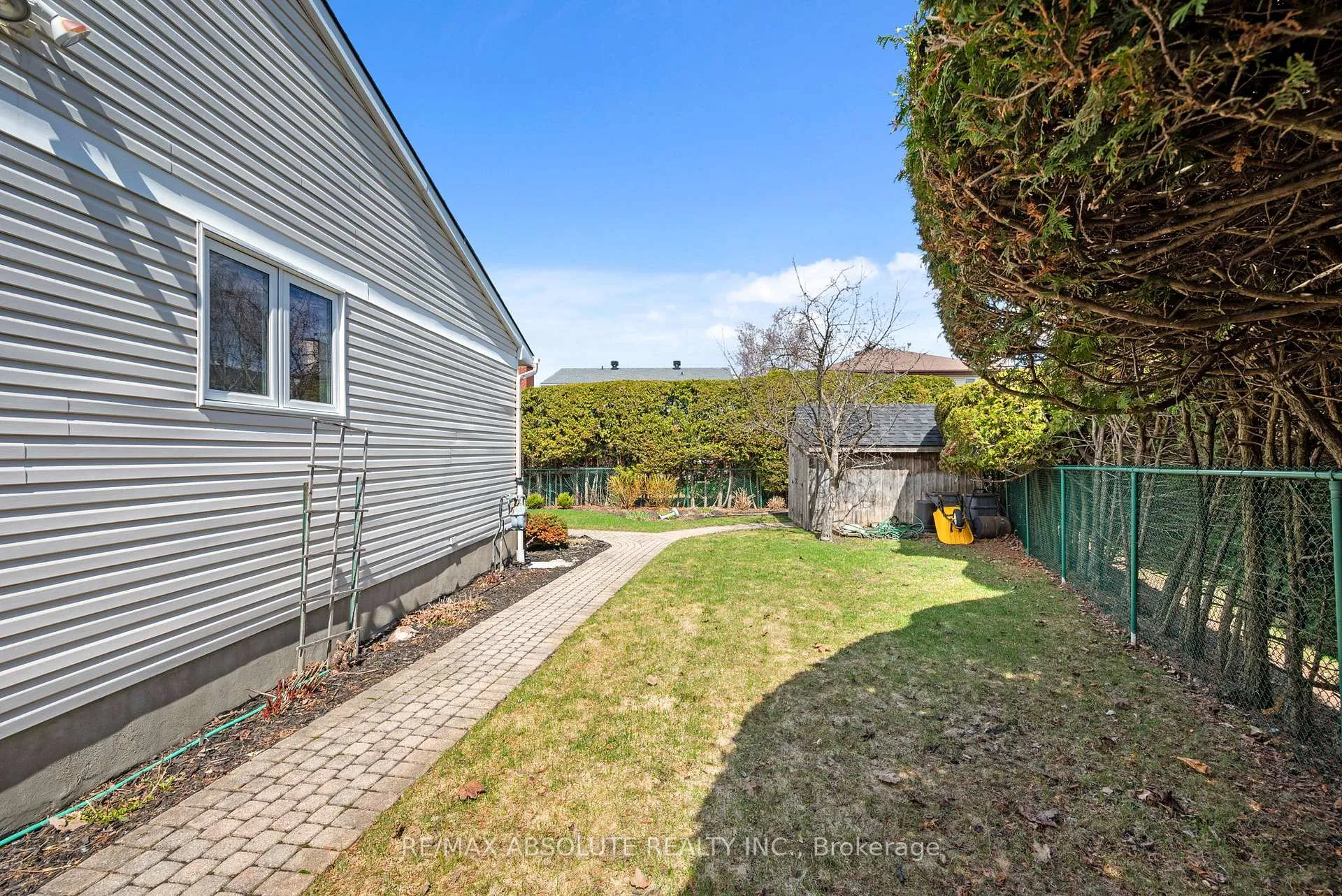 Photo 5 of 28 Halley Street, Ottawa, Barrhaven - Heritage Park — HOMEH