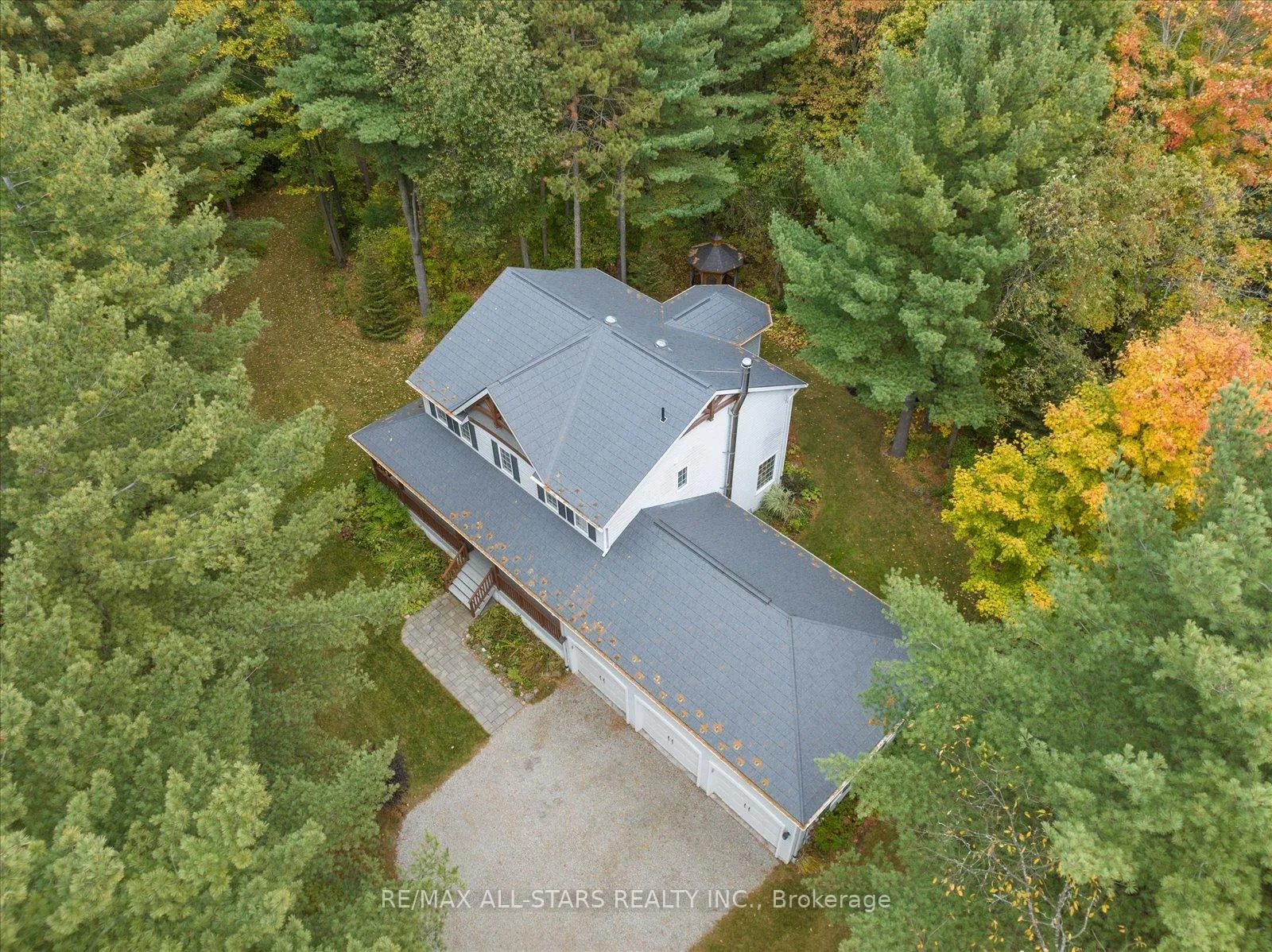 Photo 4 of 29 Robert Boulevard, Springwater, Hillsdale — HOMEH