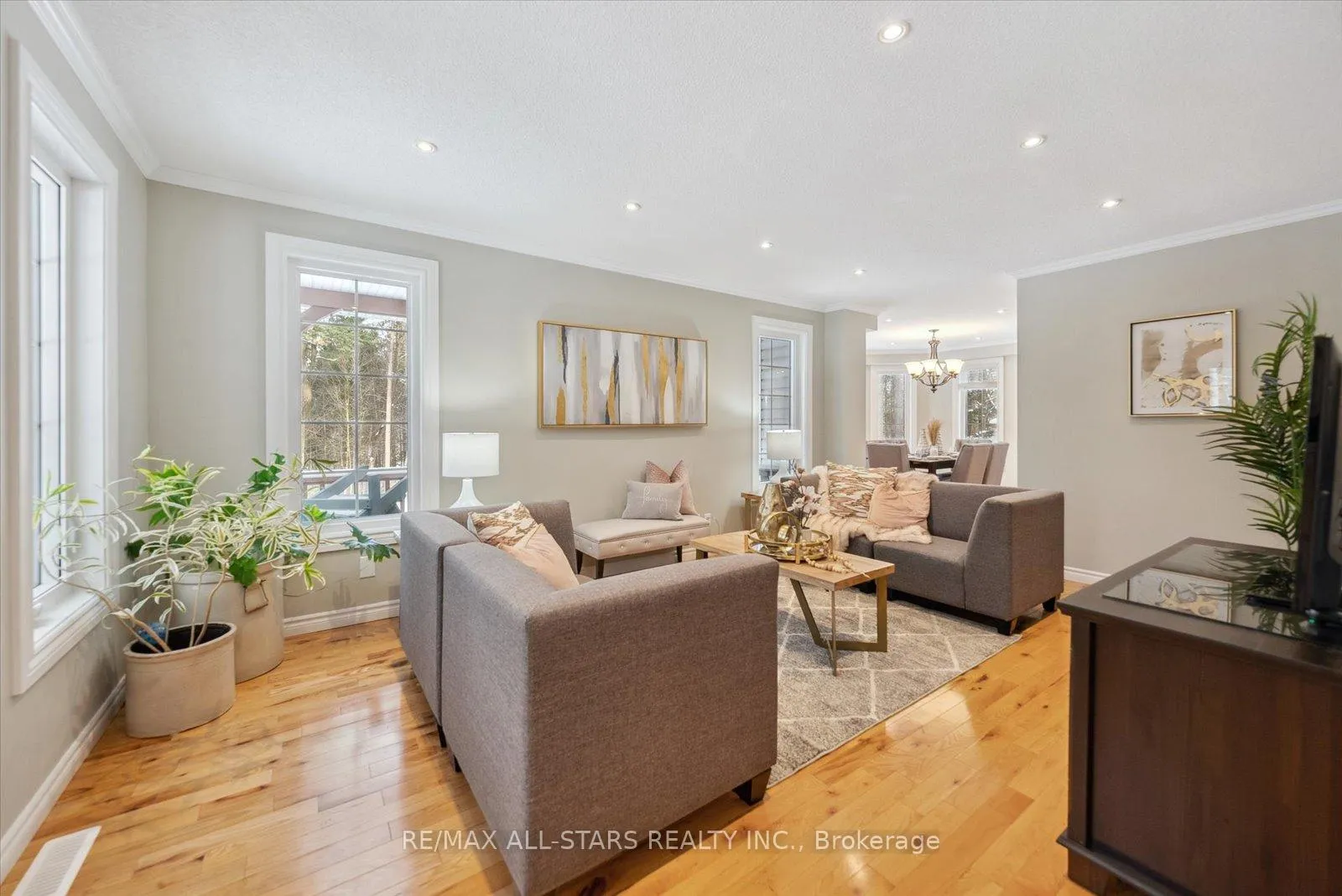 Photo 8 of 29 Robert Boulevard, Springwater, Hillsdale — HOMEH