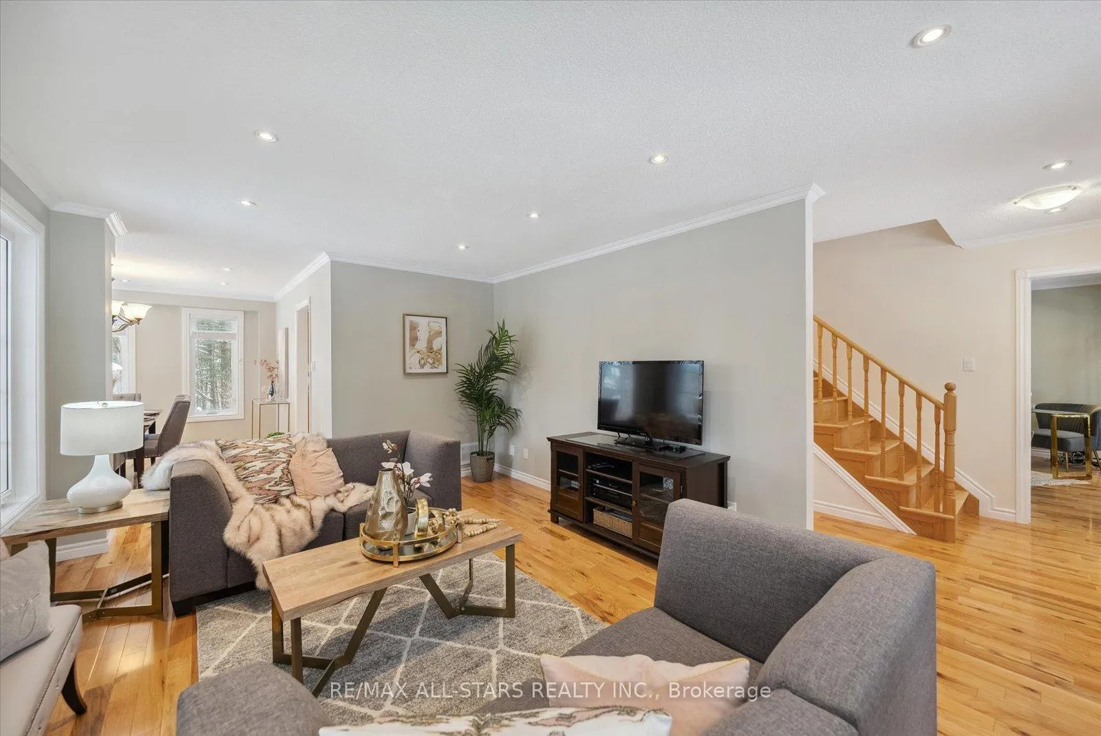 Photo 10 of 29 Robert Boulevard, Springwater, Hillsdale — HOMEH