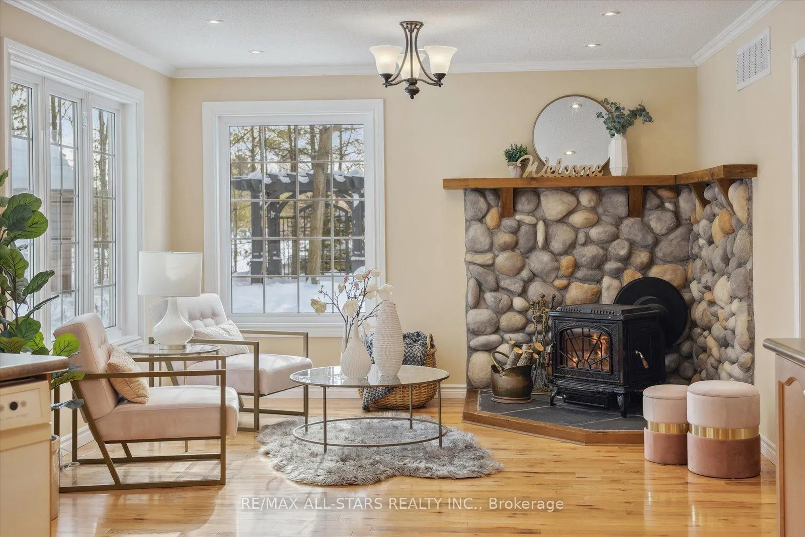 Photo 21 of 29 Robert Boulevard, Springwater, Hillsdale — HOMEH