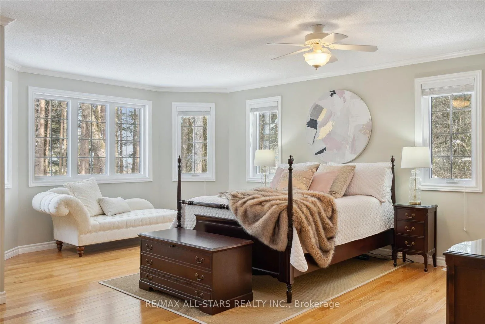Photo 24 of 29 Robert Boulevard, Springwater, Hillsdale — HOMEH