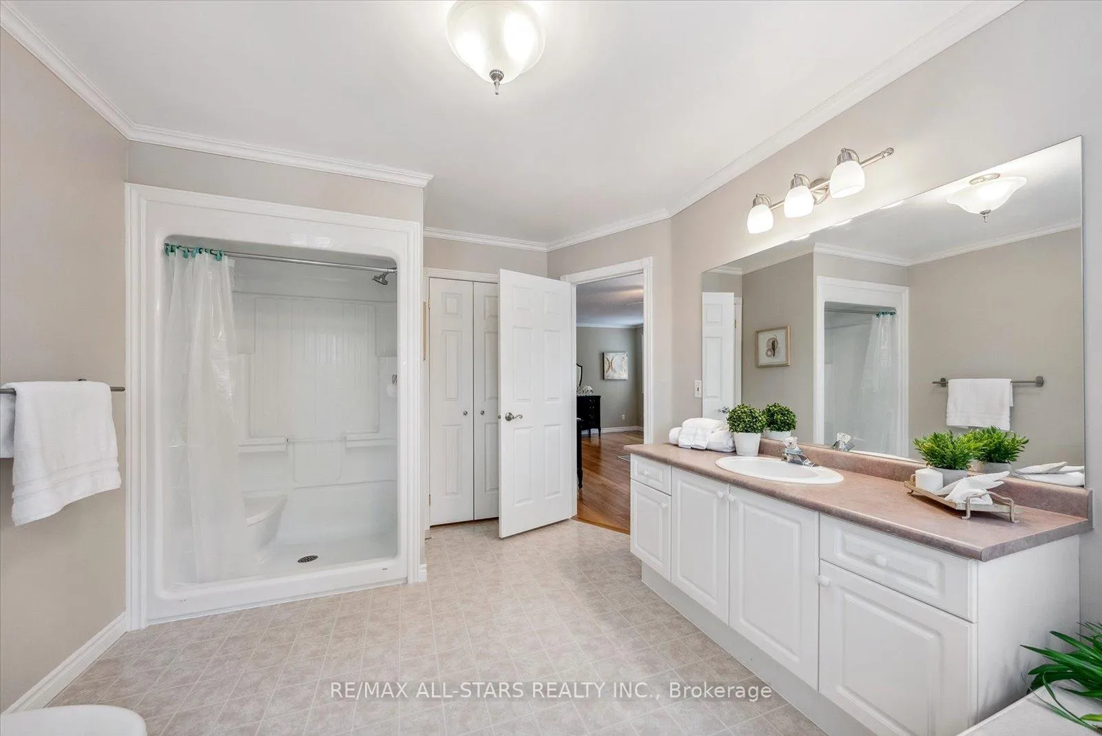 Photo 28 of 29 Robert Boulevard, Springwater, Hillsdale — HOMEH