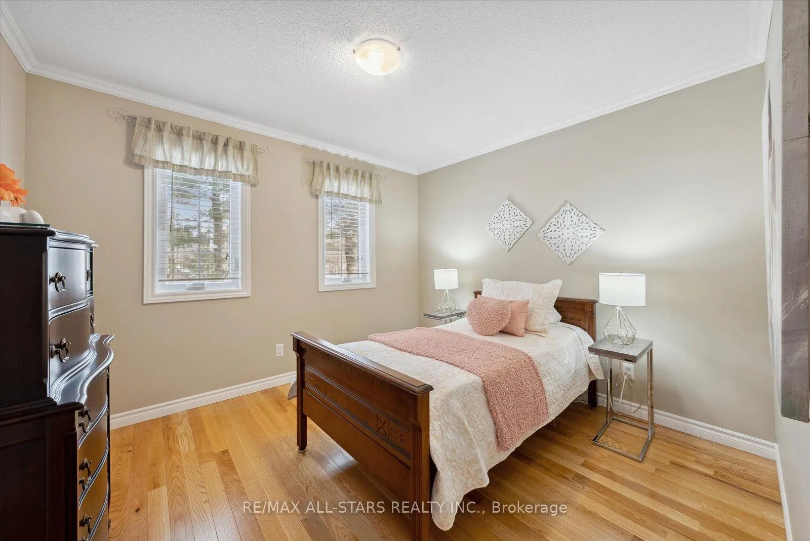 Photo 29 of 29 Robert Boulevard, Springwater, Hillsdale — HOMEH