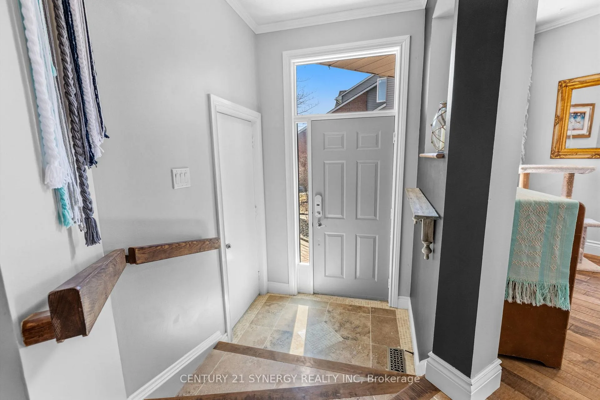 Photo 4 of 1491 Briarfield Crescent, Ottawa, Fallingbrook/Ridgemount — HOMEH