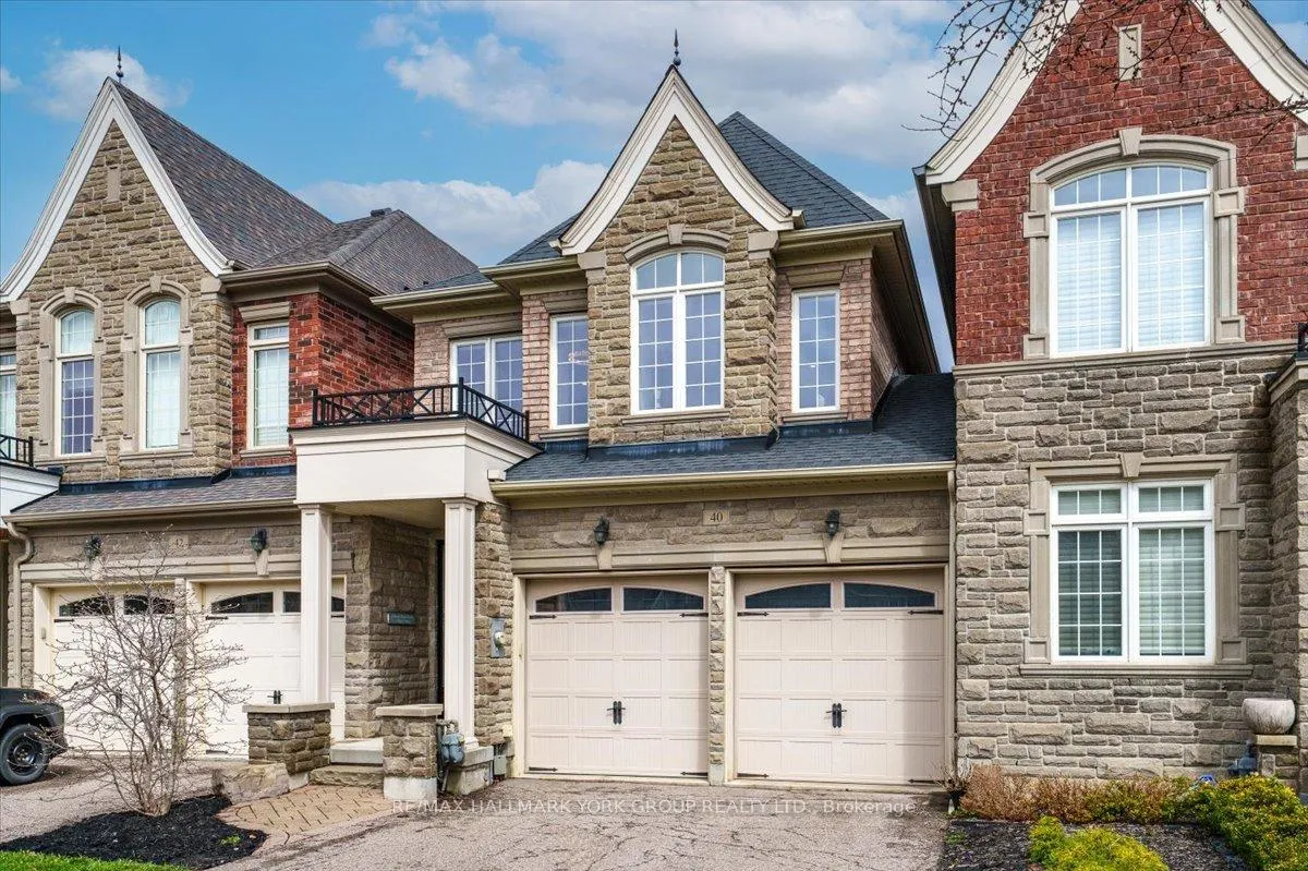 Photo 2 of 40 Alex Campbell Crescent W, King, King City — HOMEH