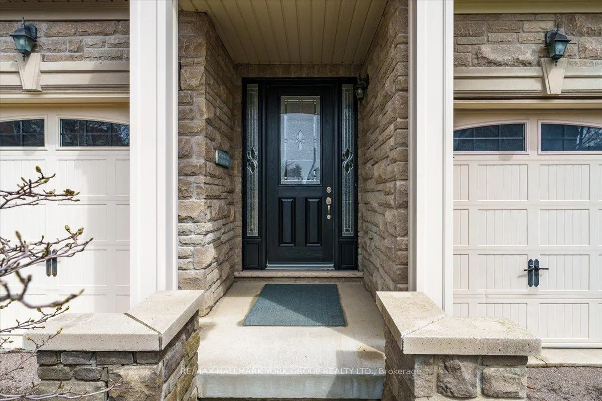Photo 4 of 40 Alex Campbell Crescent W, King, King City — HOMEH
