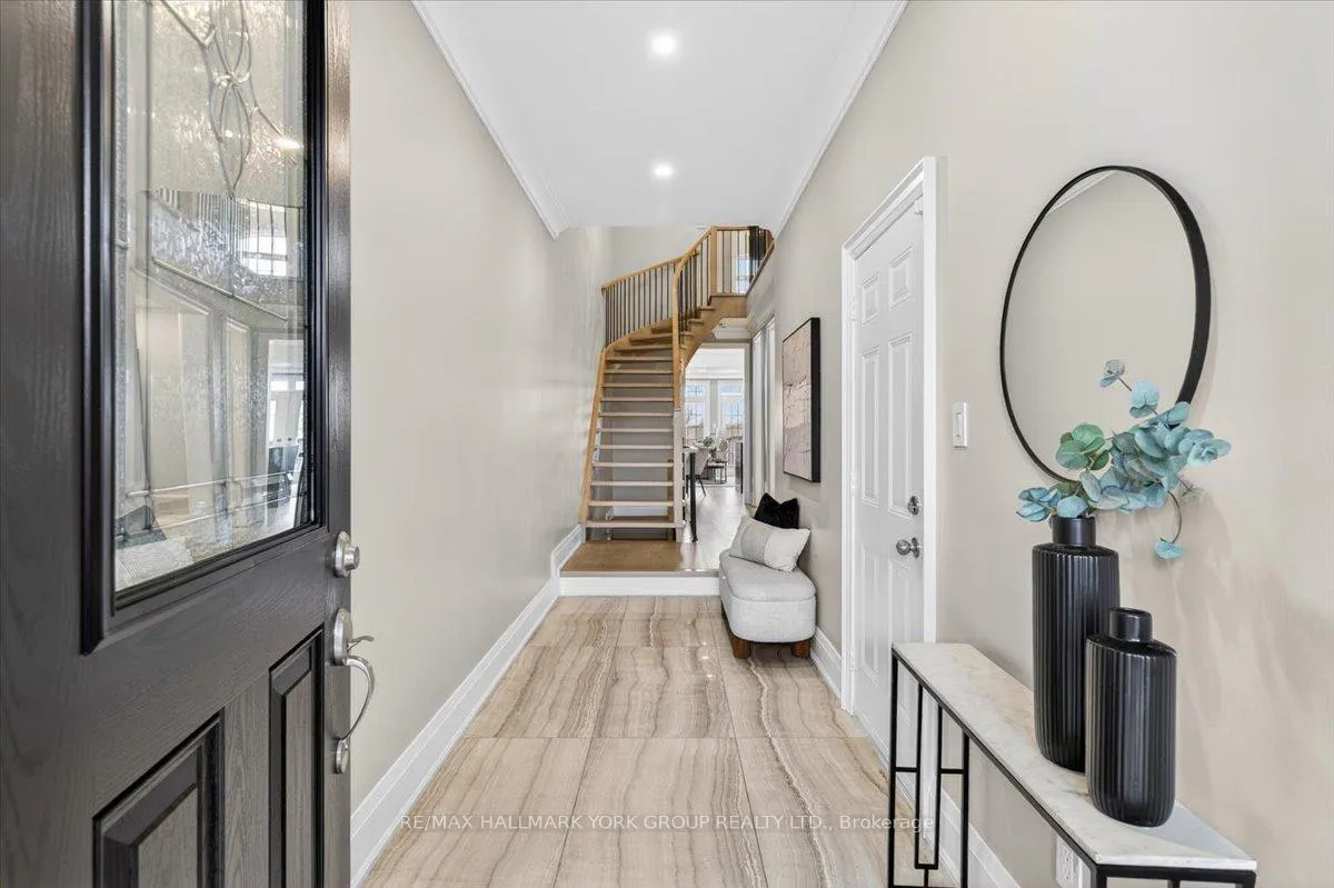 Photo 5 of 40 Alex Campbell Crescent W, King, King City — HOMEH